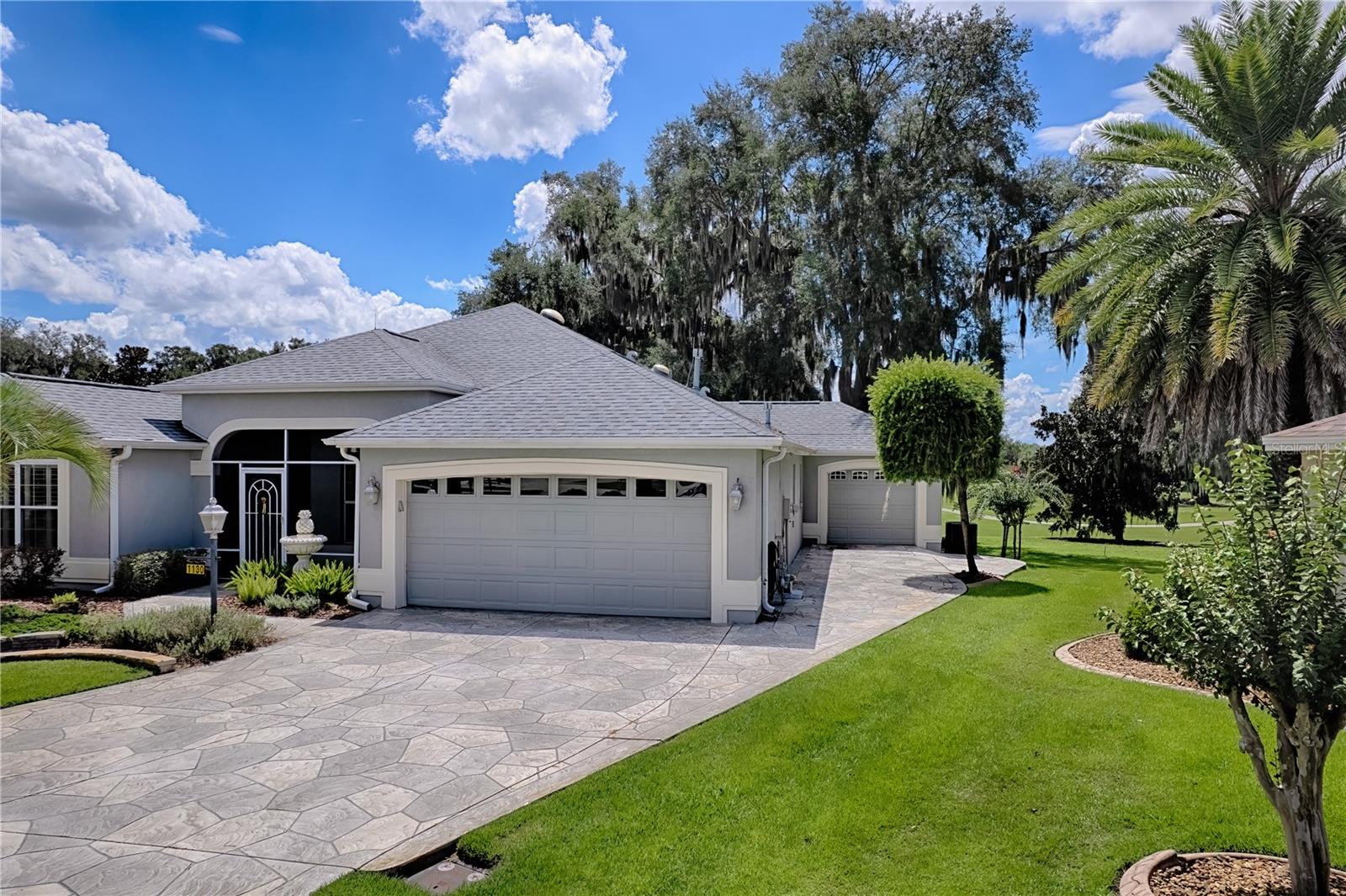 1130 Sayle St Property Photo 4