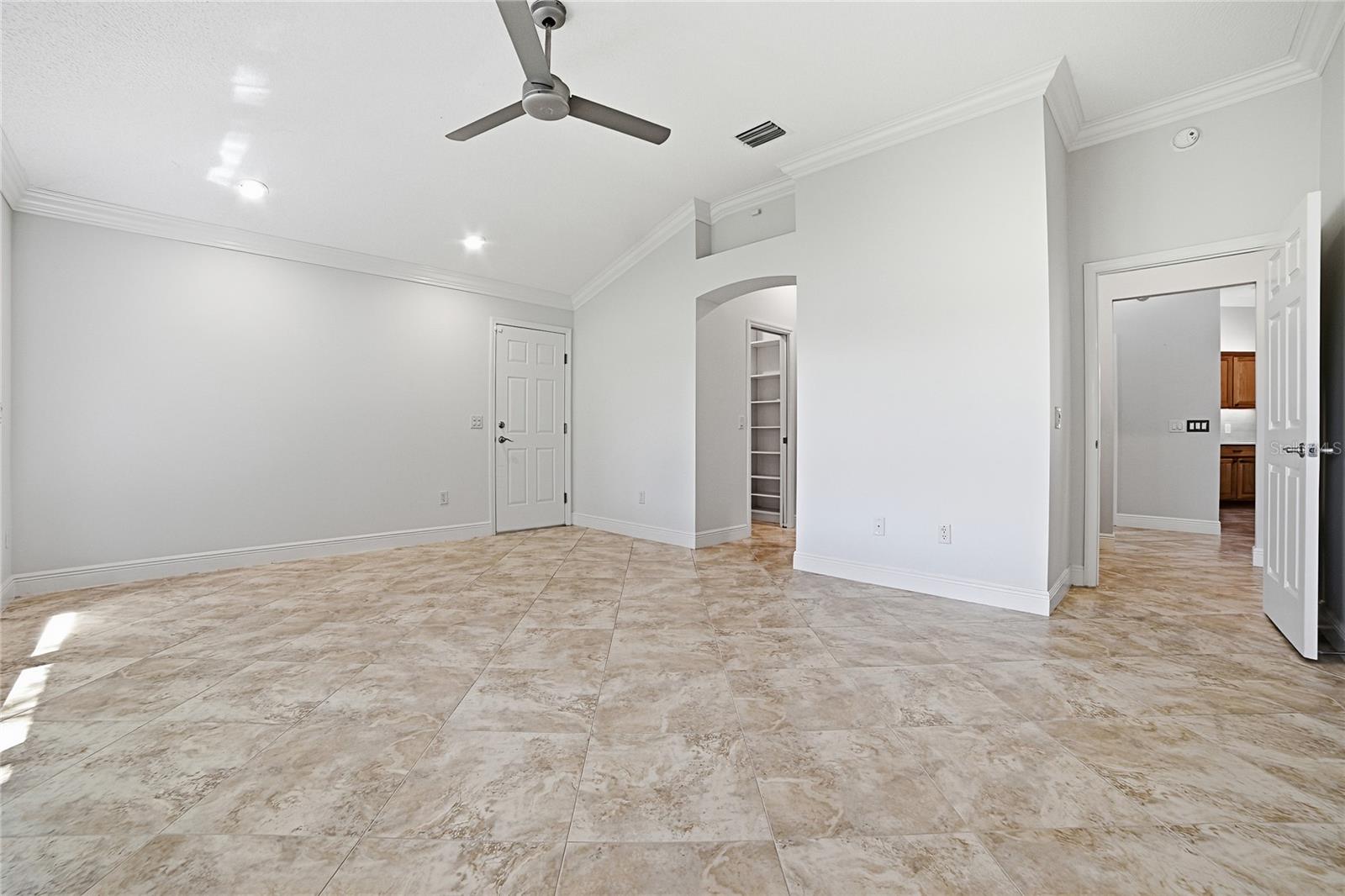 1130 Sayle St Property Photo 21