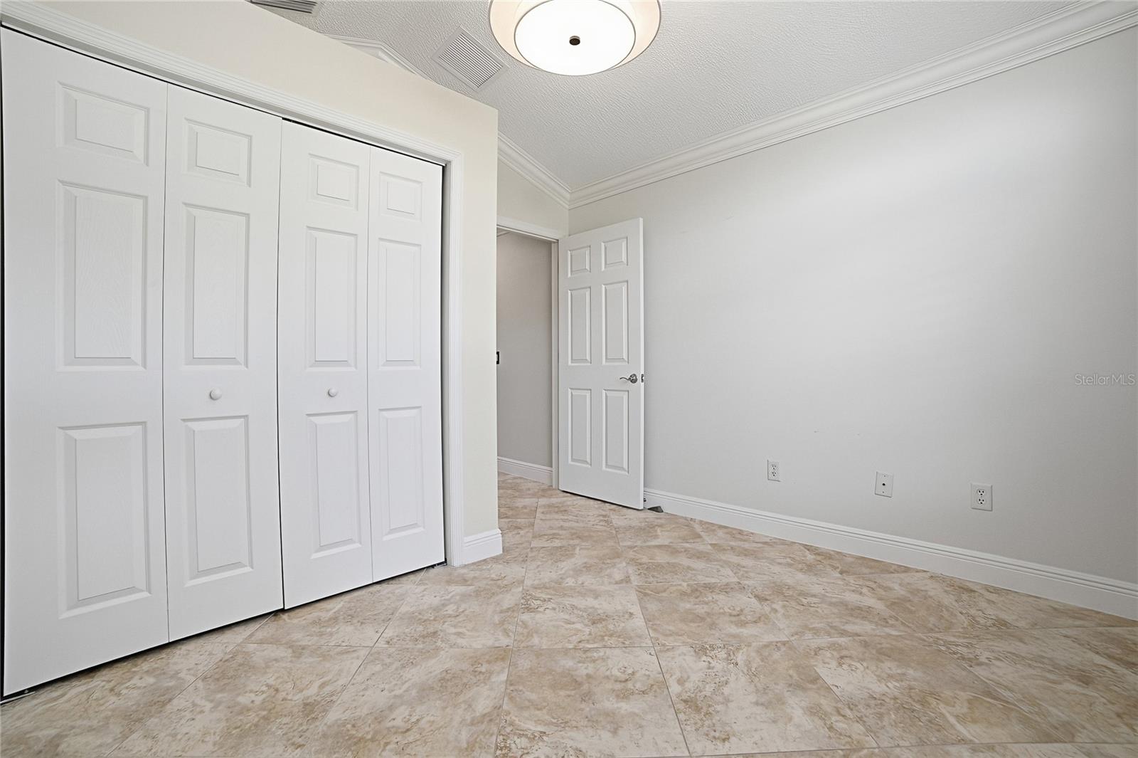 1130 Sayle St Property Photo 28