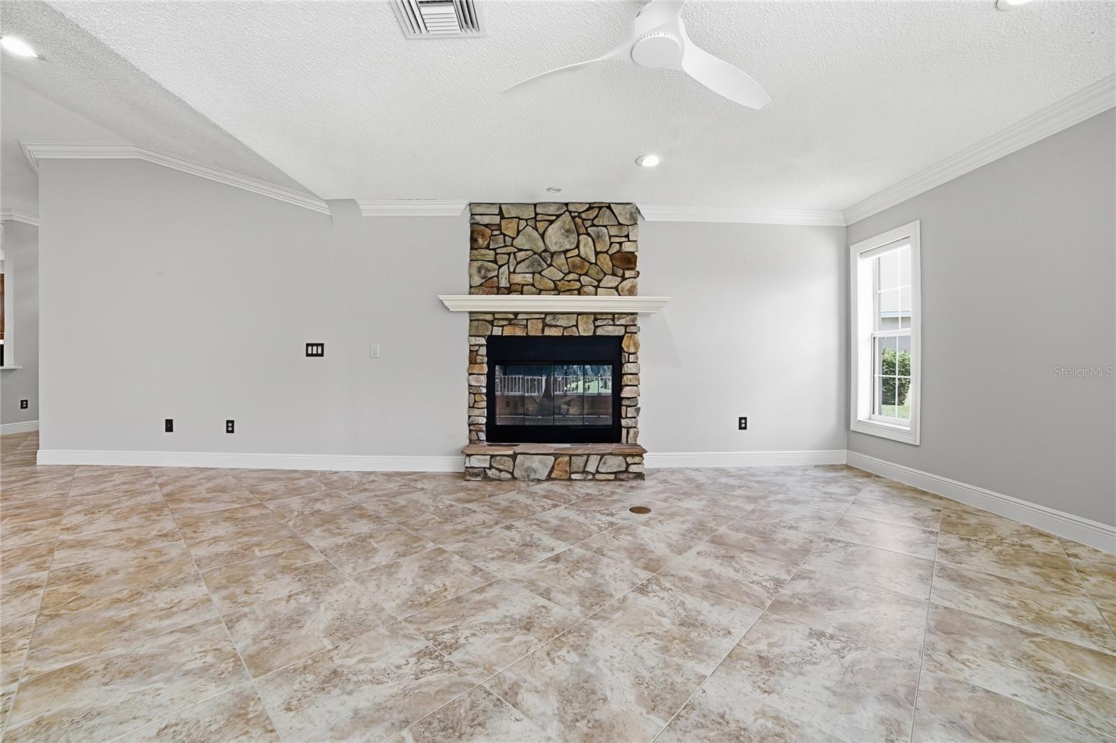 1130 Sayle St Property Photo 62