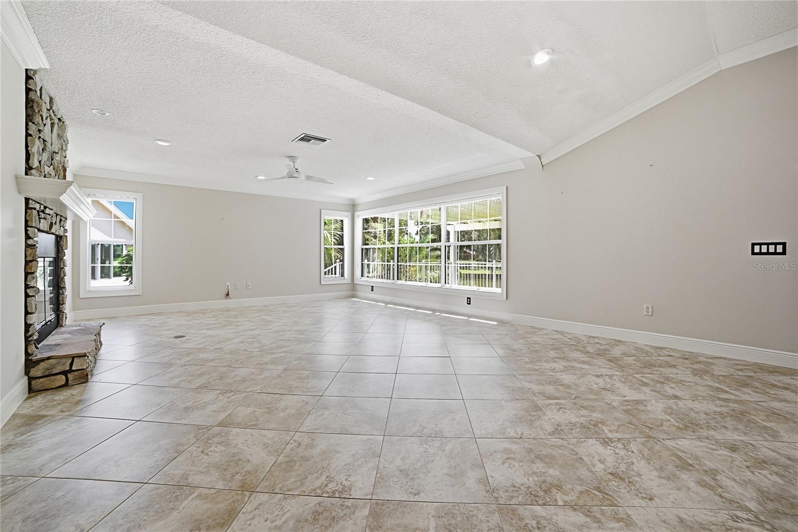 1130 Sayle St Property Photo 64