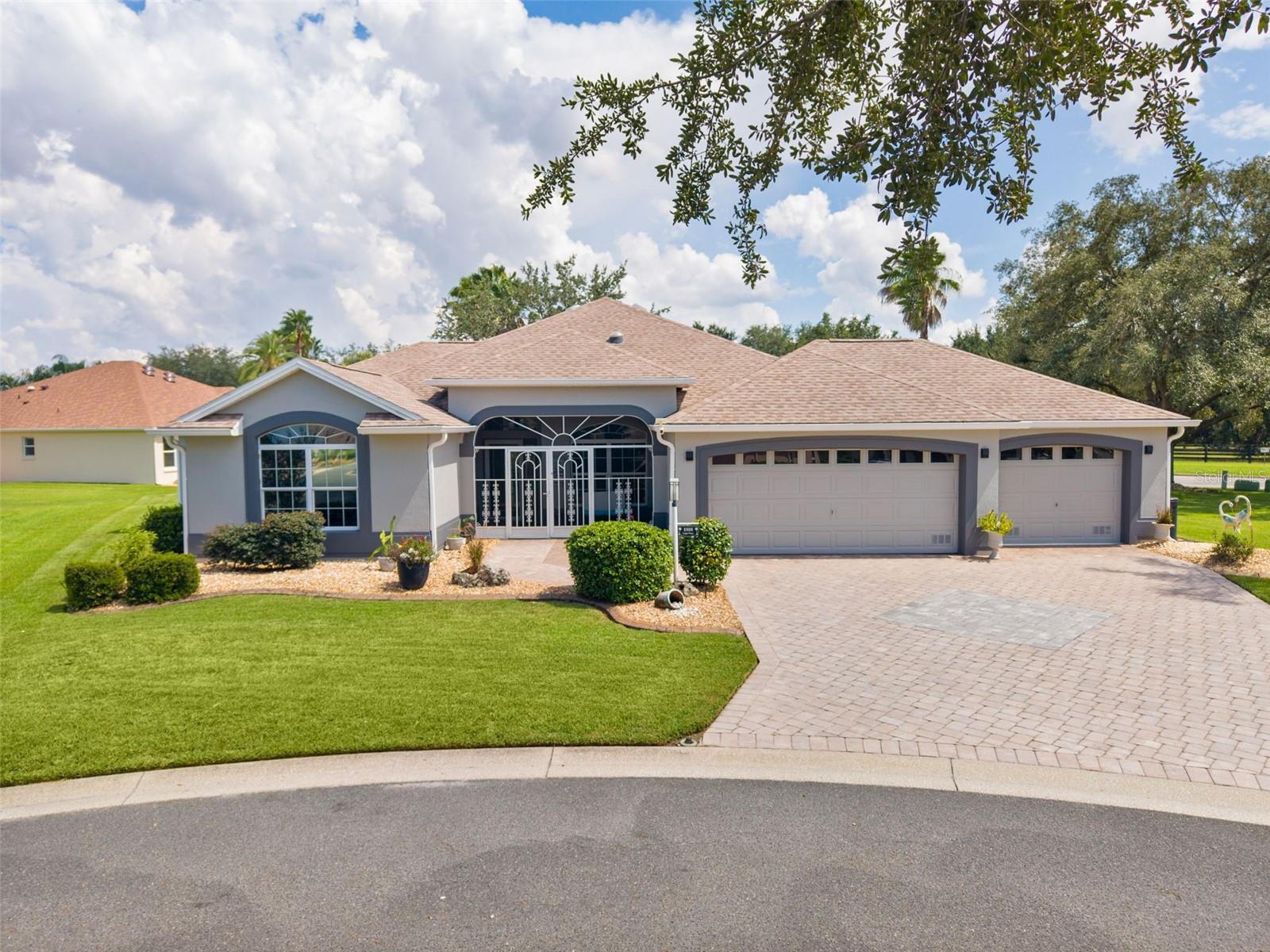 1555 Cope Pl Property Photo 6