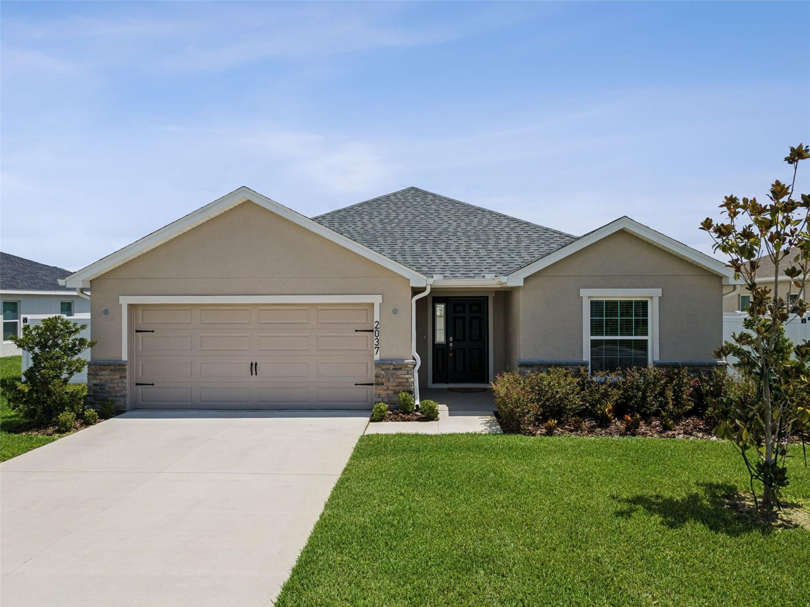 2037 Summerlake Drive Property Photo 1