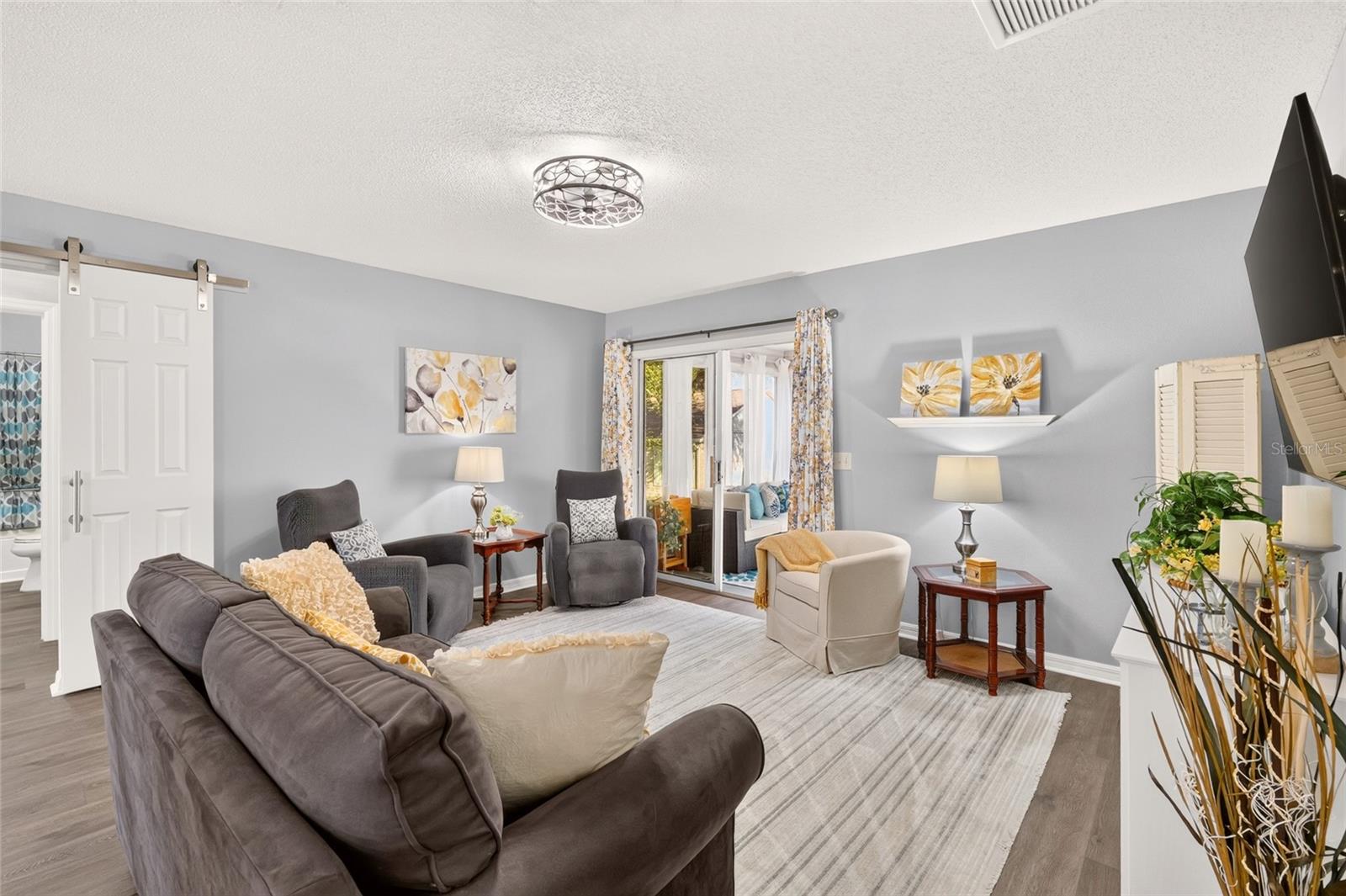 1285 Fort Lawn Loop Property Photo 14