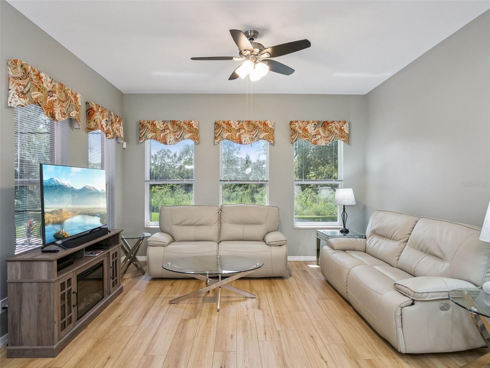 5602 Squires Dr Property Photo 6