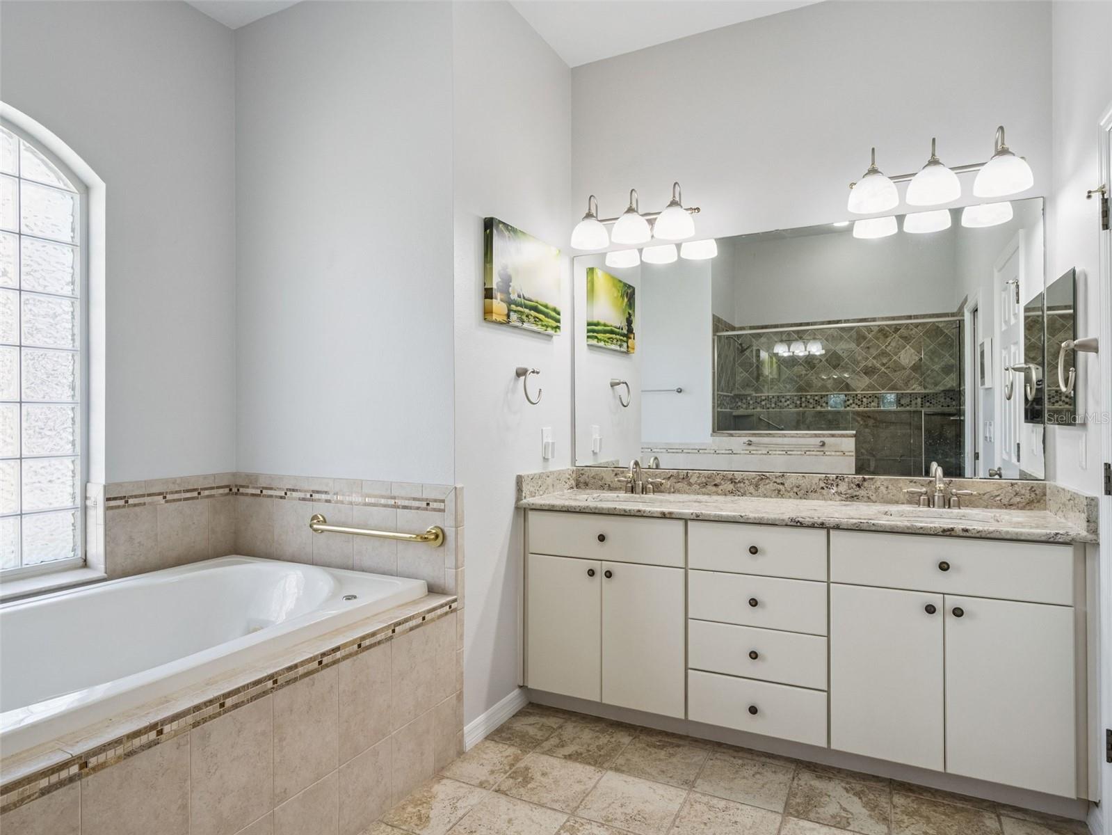 5602 Squires Dr Property Photo 18