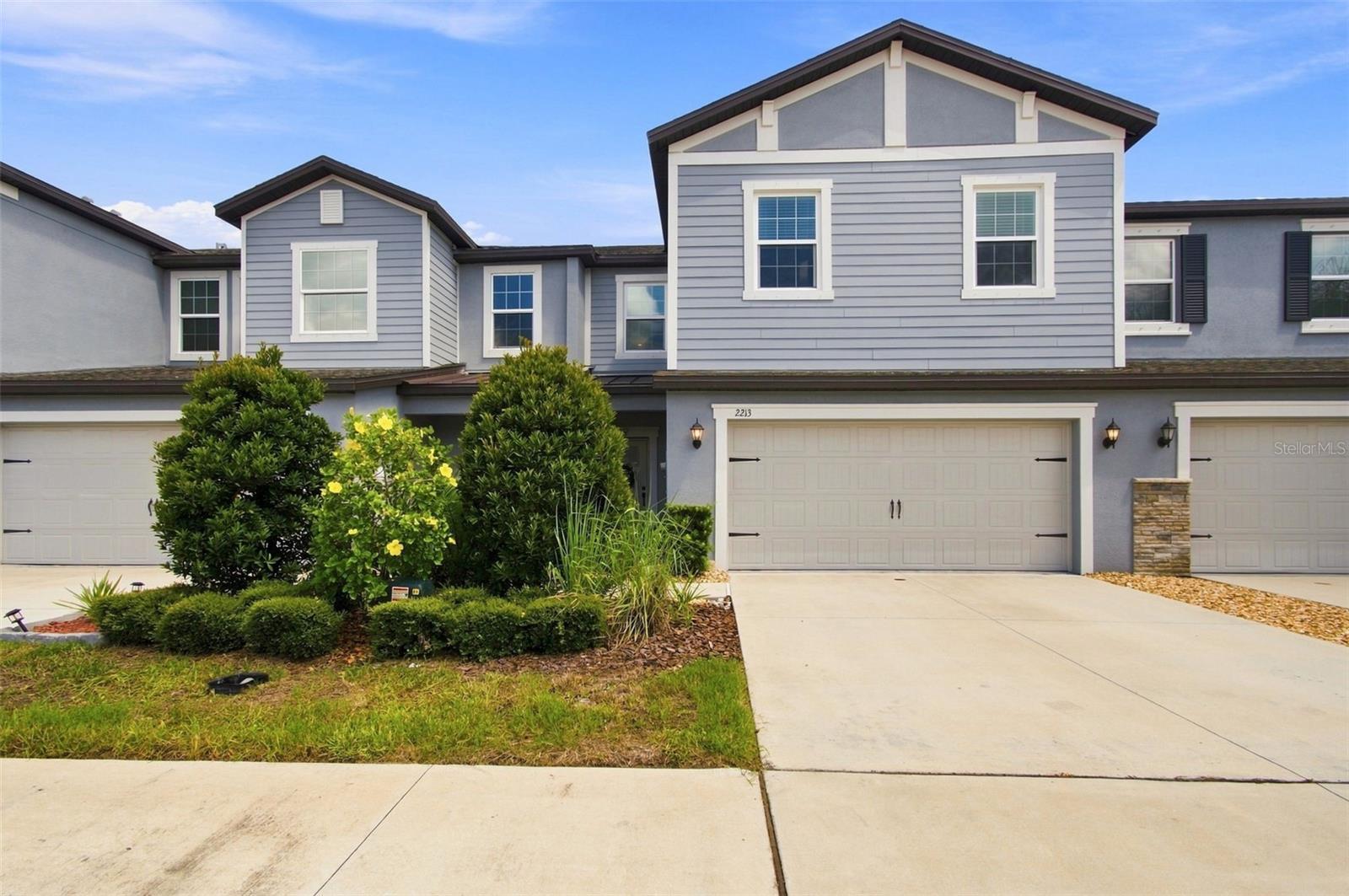 2213 Cerulean Sky Dr Property Photo 3
