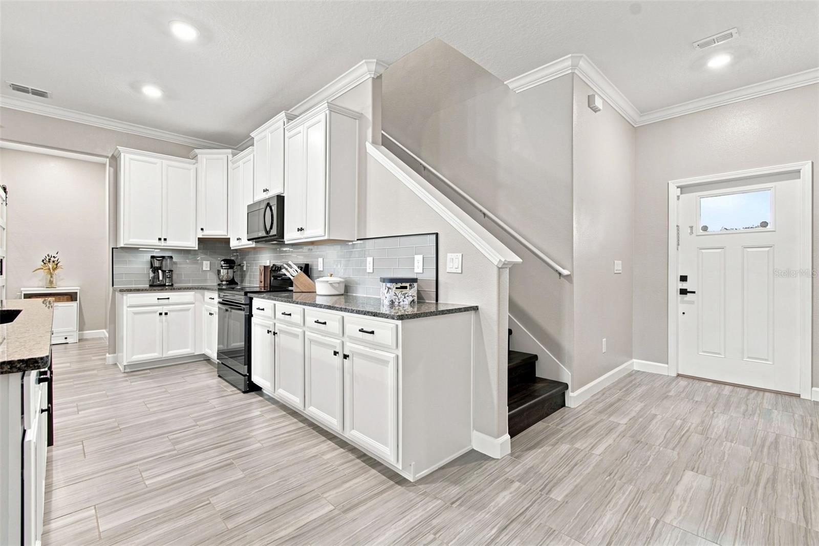 2213 Cerulean Sky Dr Property Photo 8