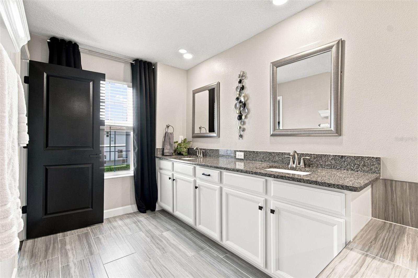 2213 Cerulean Sky Dr Property Photo 29