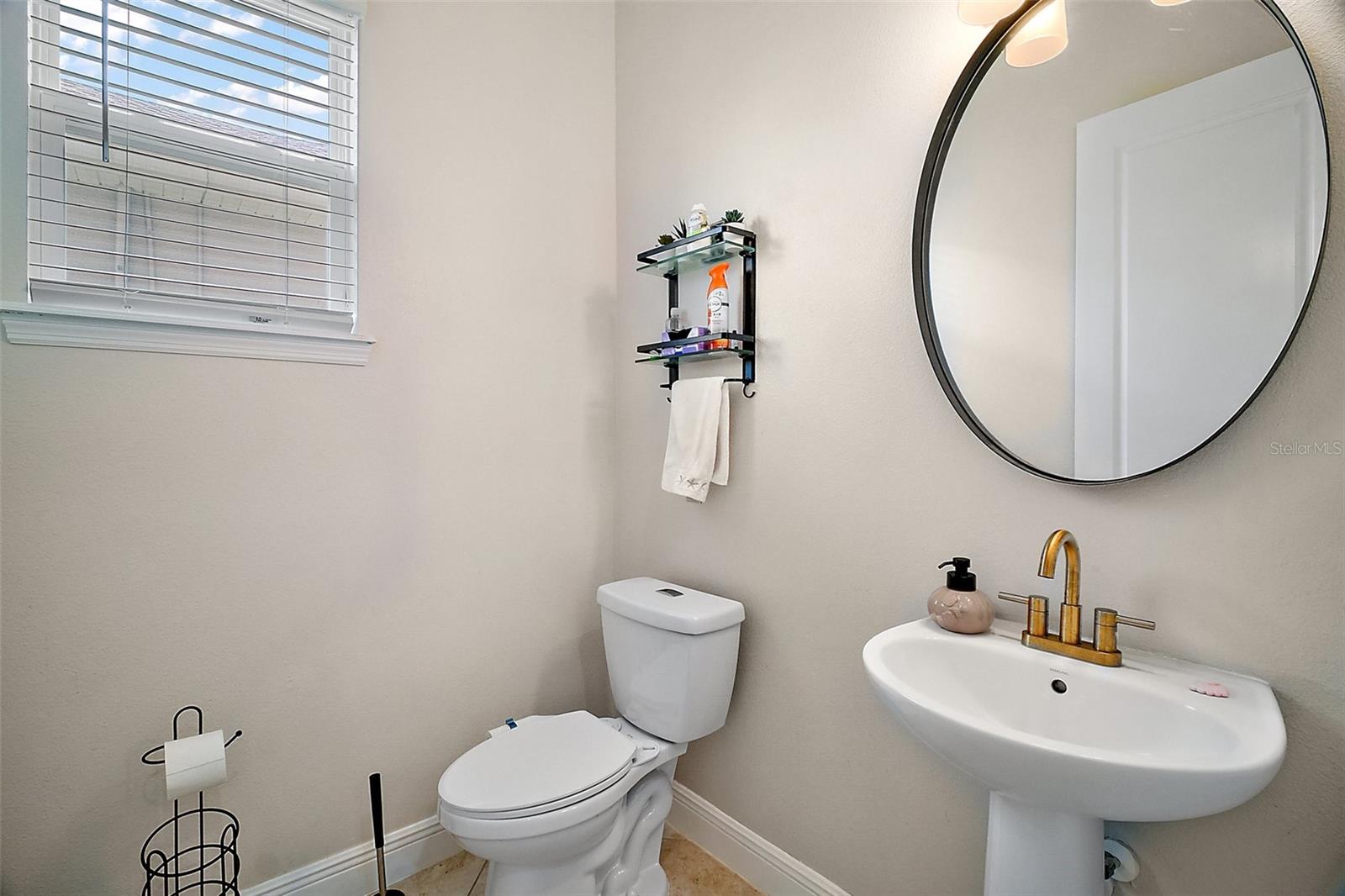 9153 Carmela Ave Property Photo 6