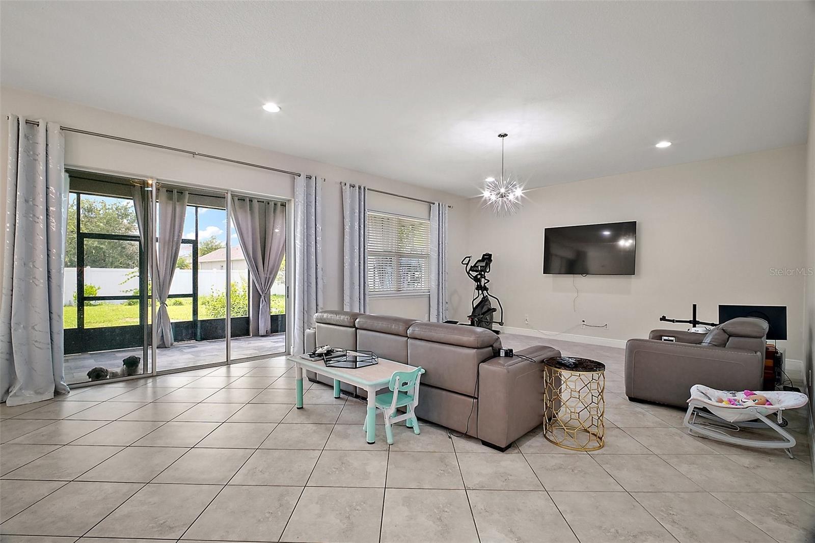 9153 Carmela Ave Property Photo 8