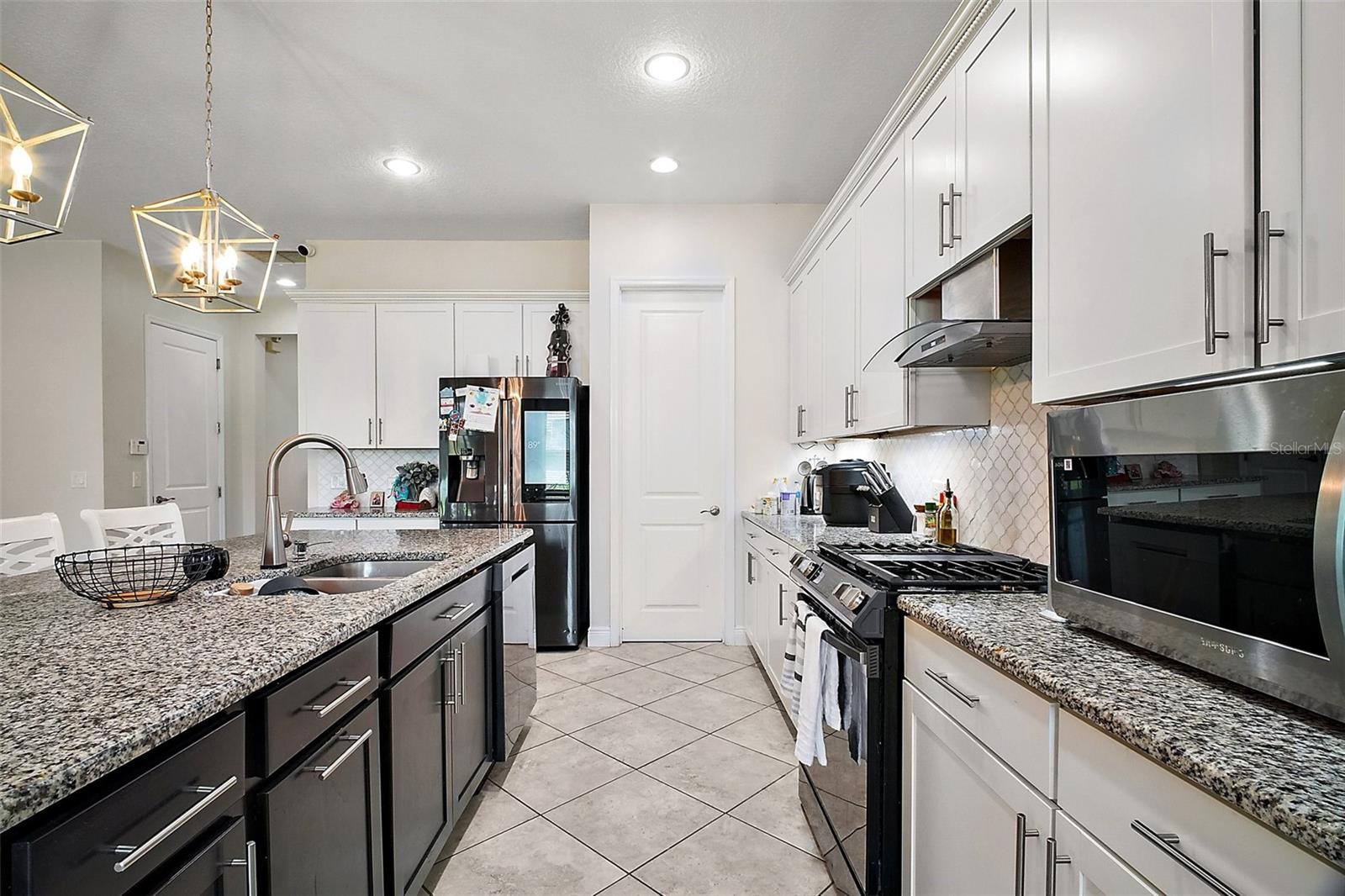 9153 Carmela Ave Property Photo 12