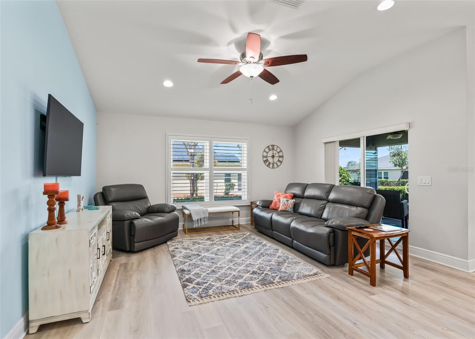 10038 Ketch Kay Ln Property Photo 10