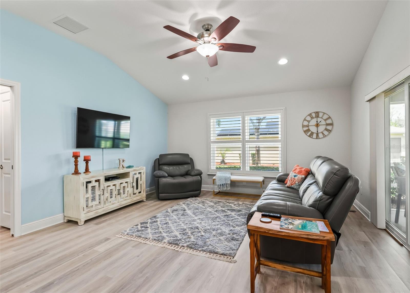 10038 Ketch Kay Ln Property Photo 11