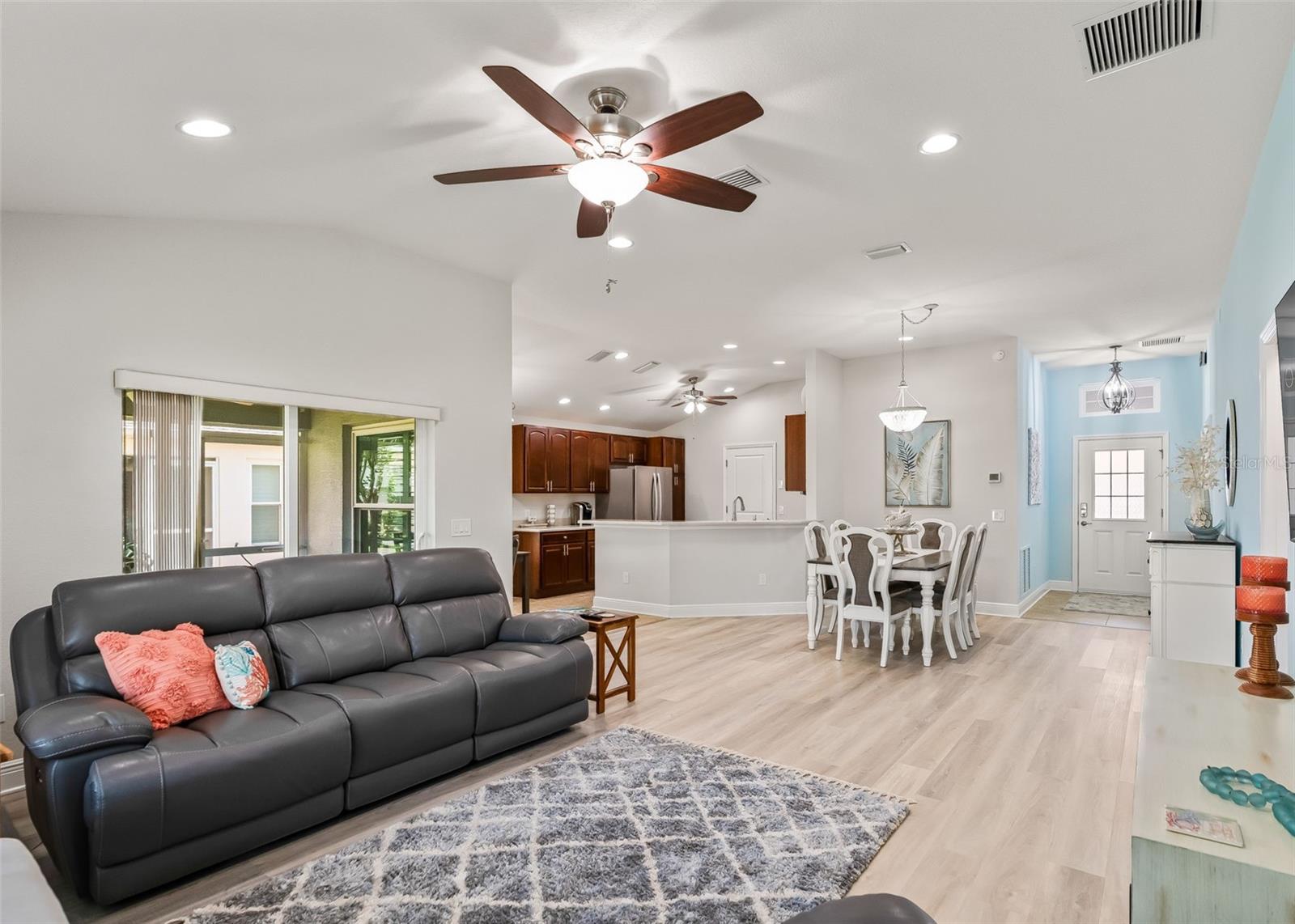 10038 Ketch Kay Ln Property Photo 12
