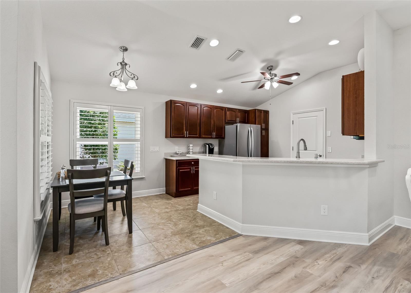 10038 Ketch Kay Ln Property Photo 16