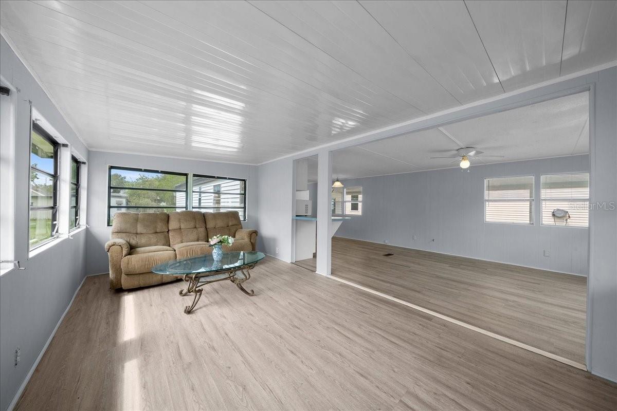1314 Teakwood Ln Property Photo 3