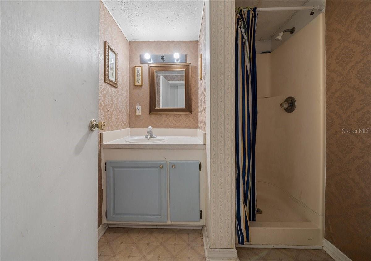 1314 Teakwood Ln Property Photo 20