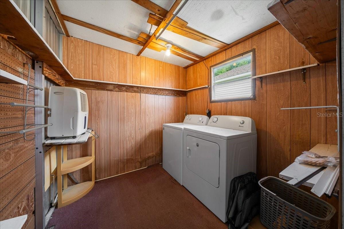 1314 Teakwood Ln Property Photo 25