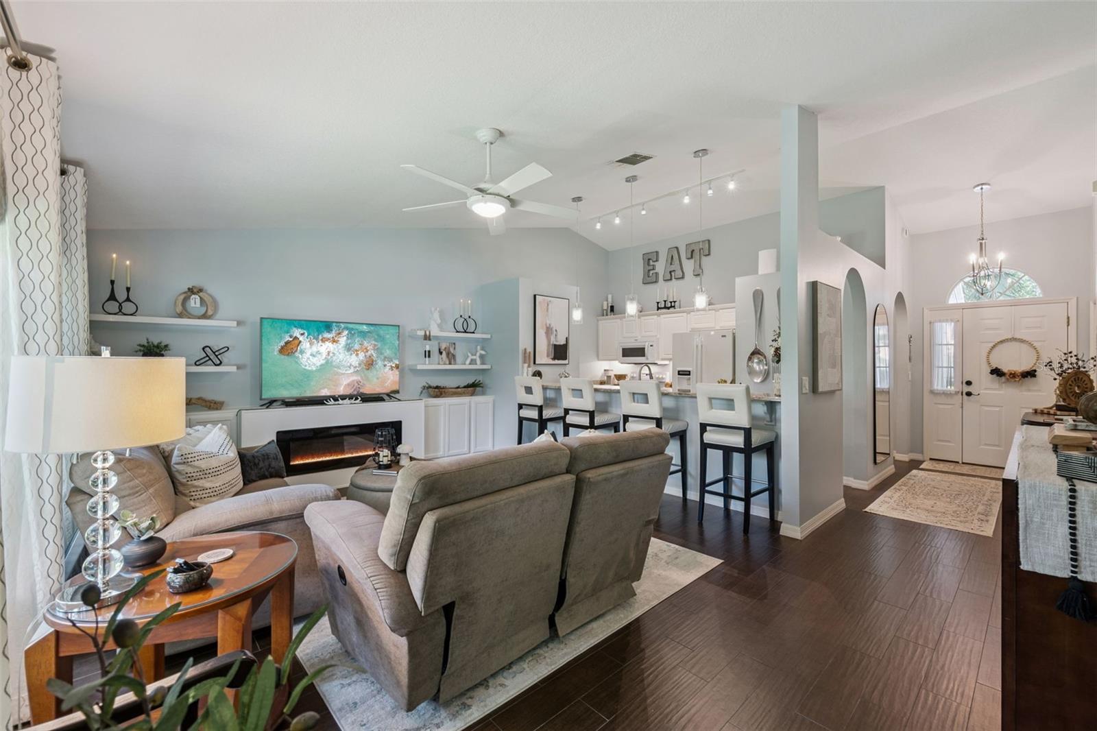651 Villa Ct Property Photo 7