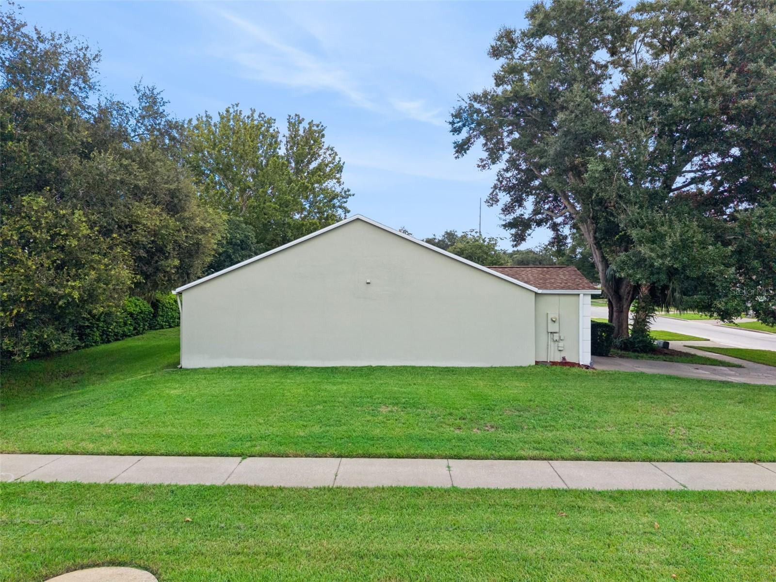 651 Villa Ct Property Photo 23