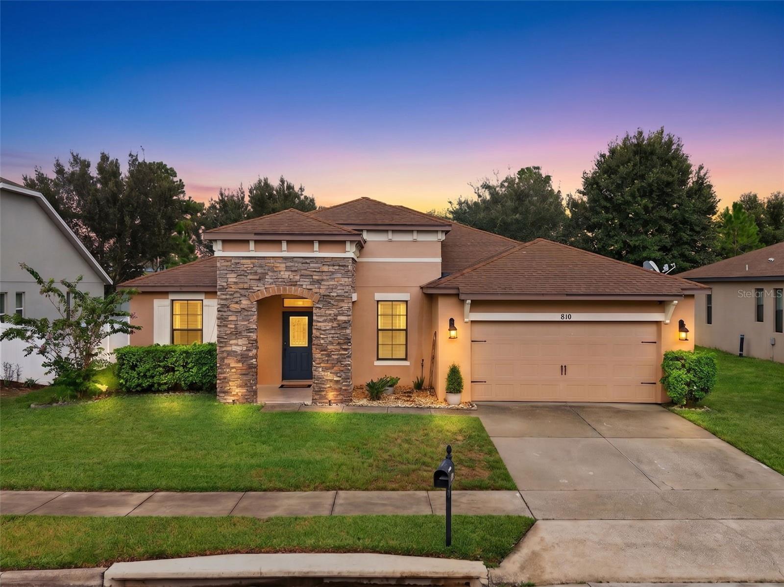 810 Woods Landing Dr Property Photo 1