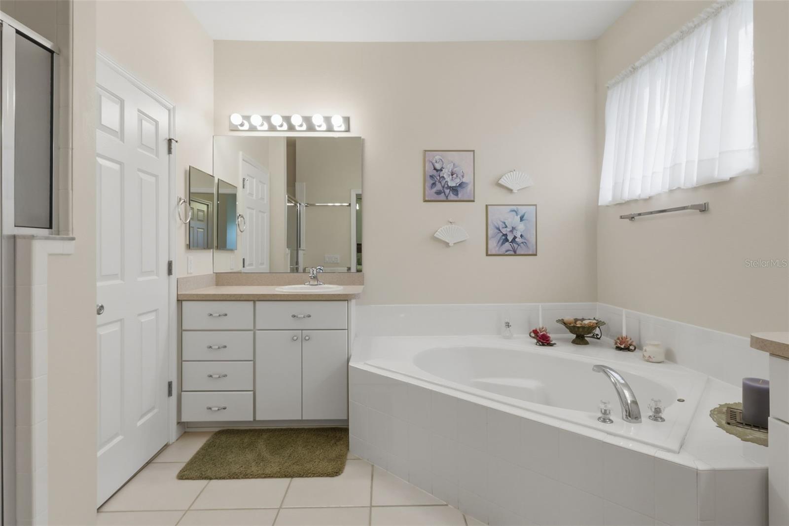 20743 Queen Alexandra Dr Property Photo 15
