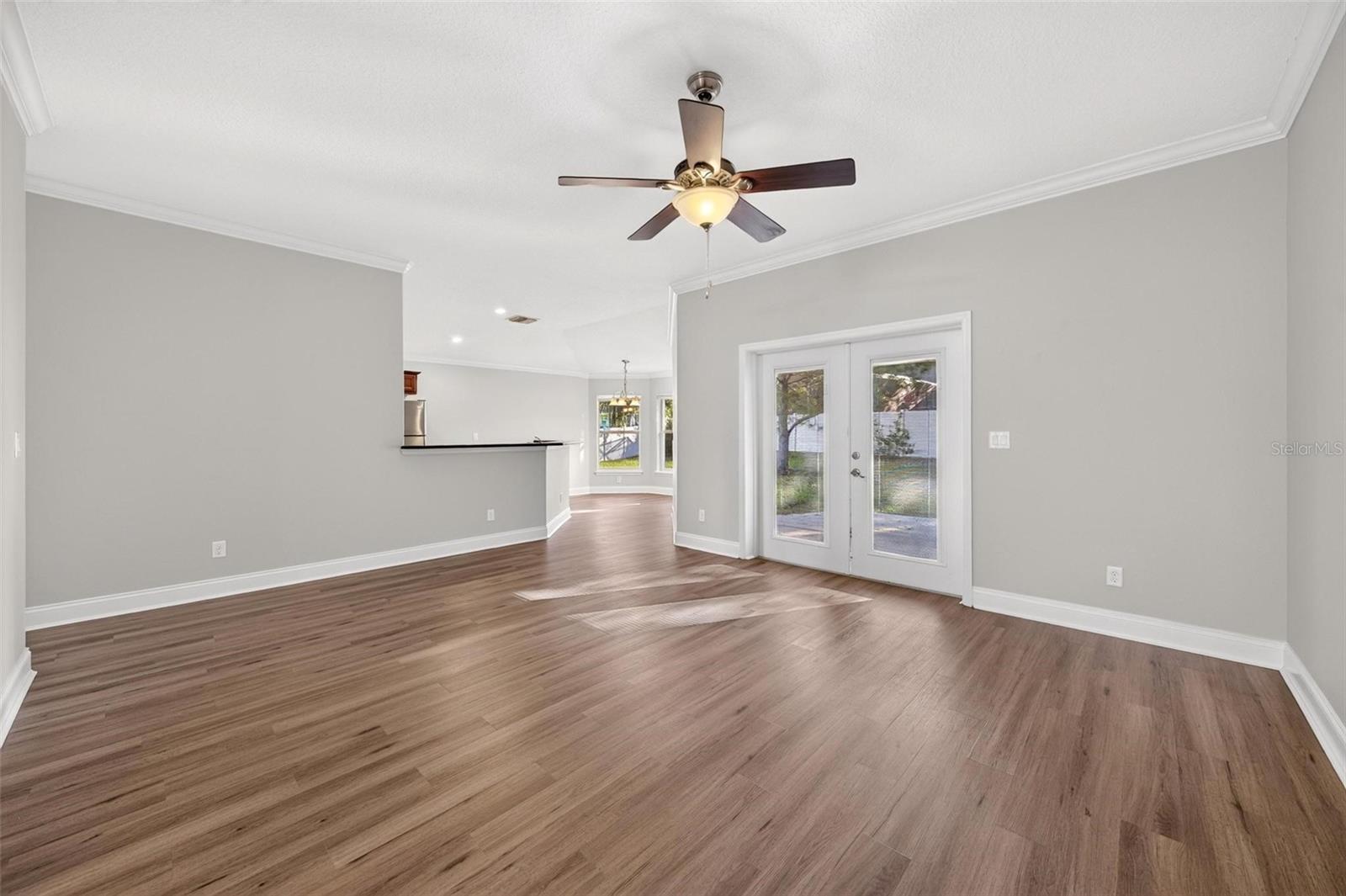 4467 Manica Dr Property Photo 5