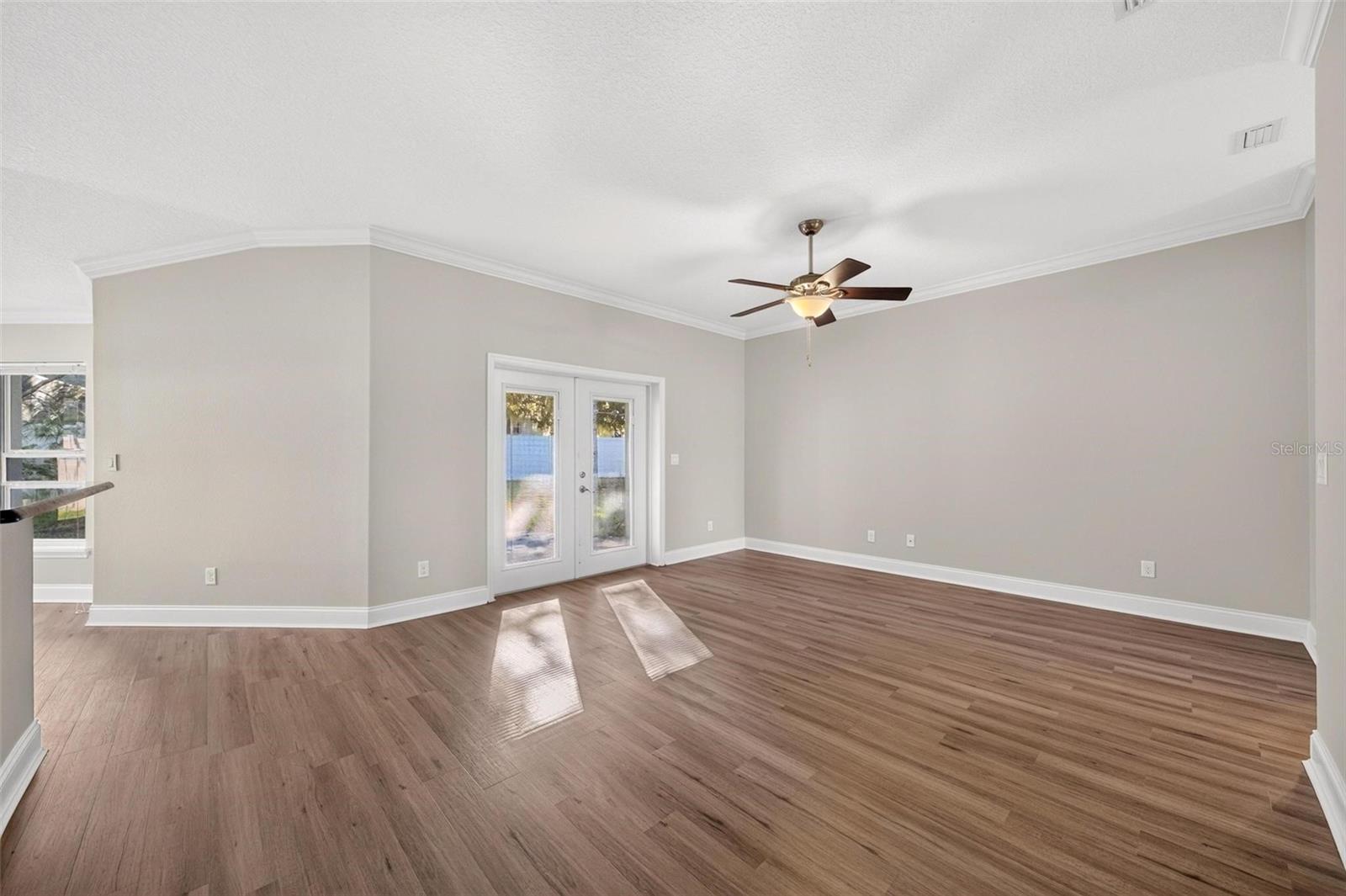 4467 Manica Dr Property Photo 8