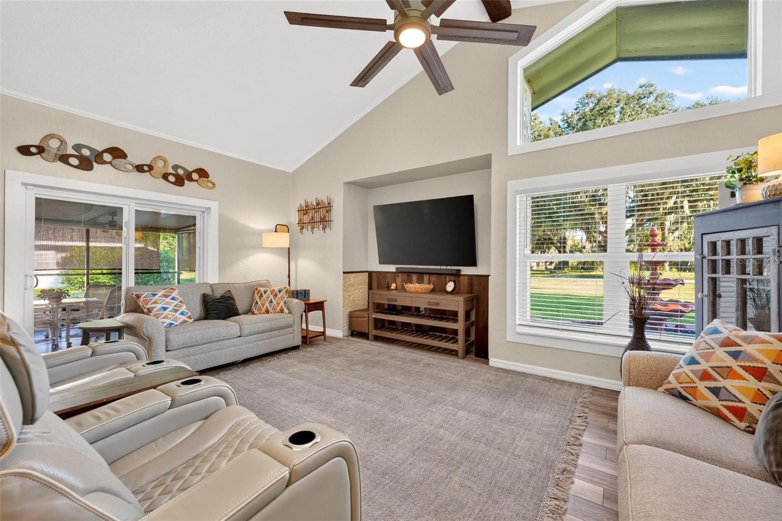 8106 Spring Dr Property Photo 10