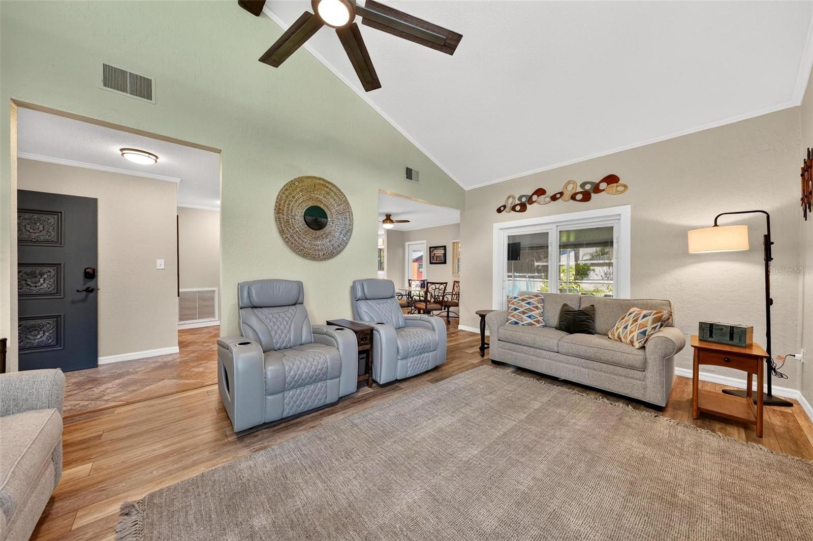 8106 Spring Dr Property Photo 16