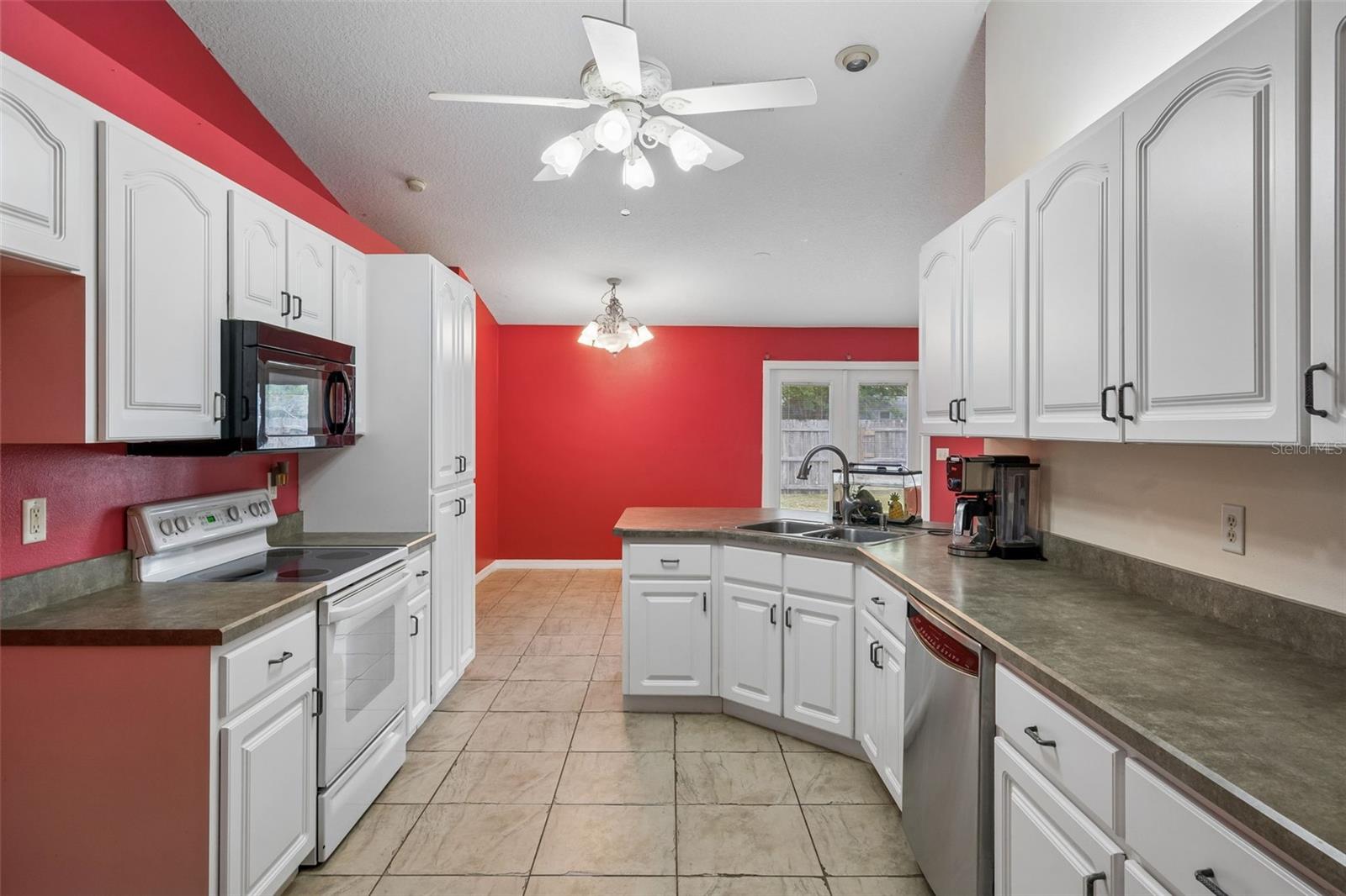 10752 Anna Belle Ave Property Photo 6