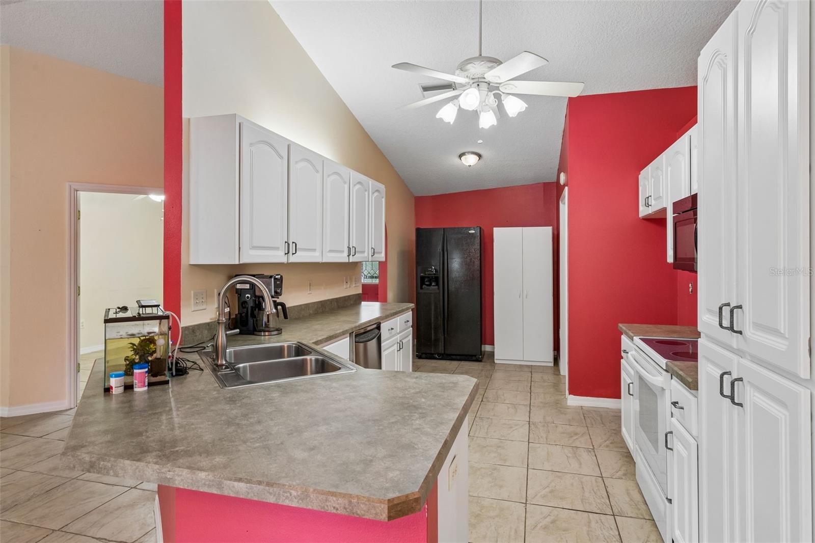 10752 Anna Belle Ave Property Photo 7