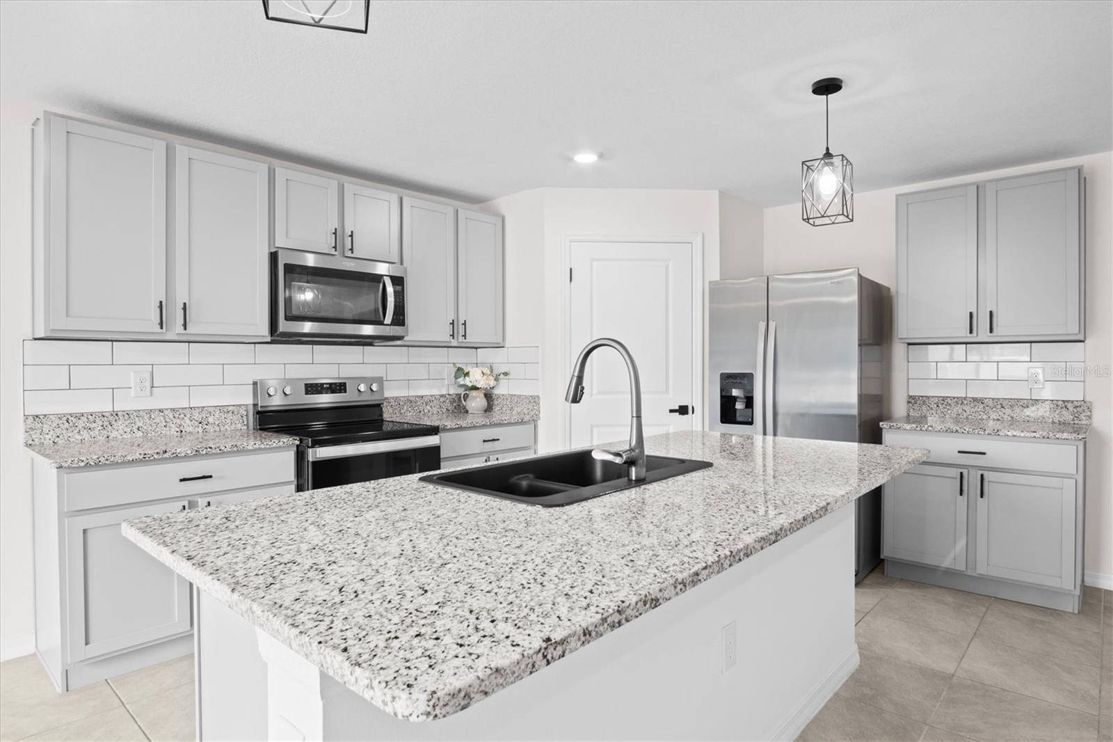8673 Triumph Cir Property Photo 10