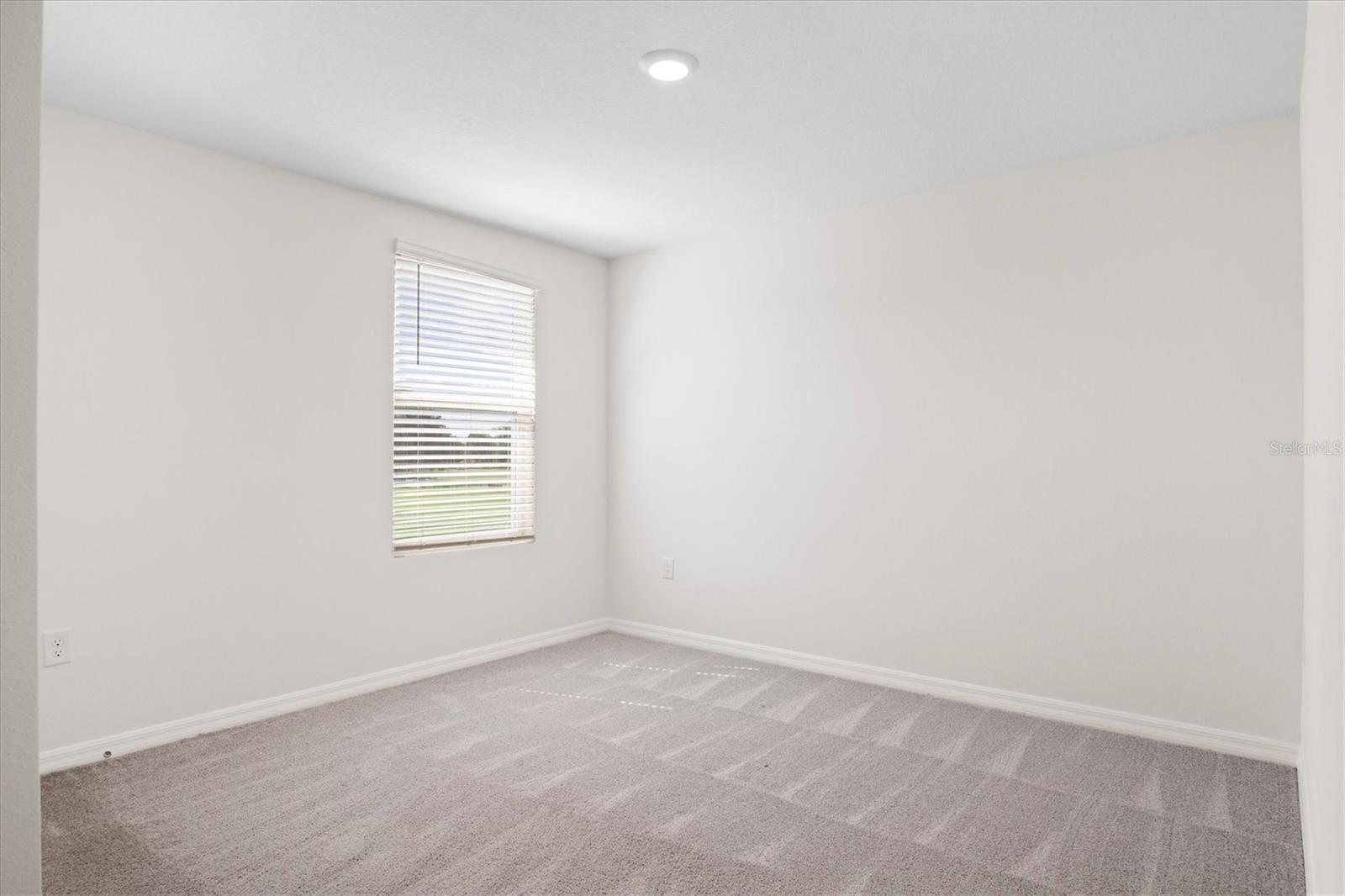 8673 Triumph Cir Property Photo 28