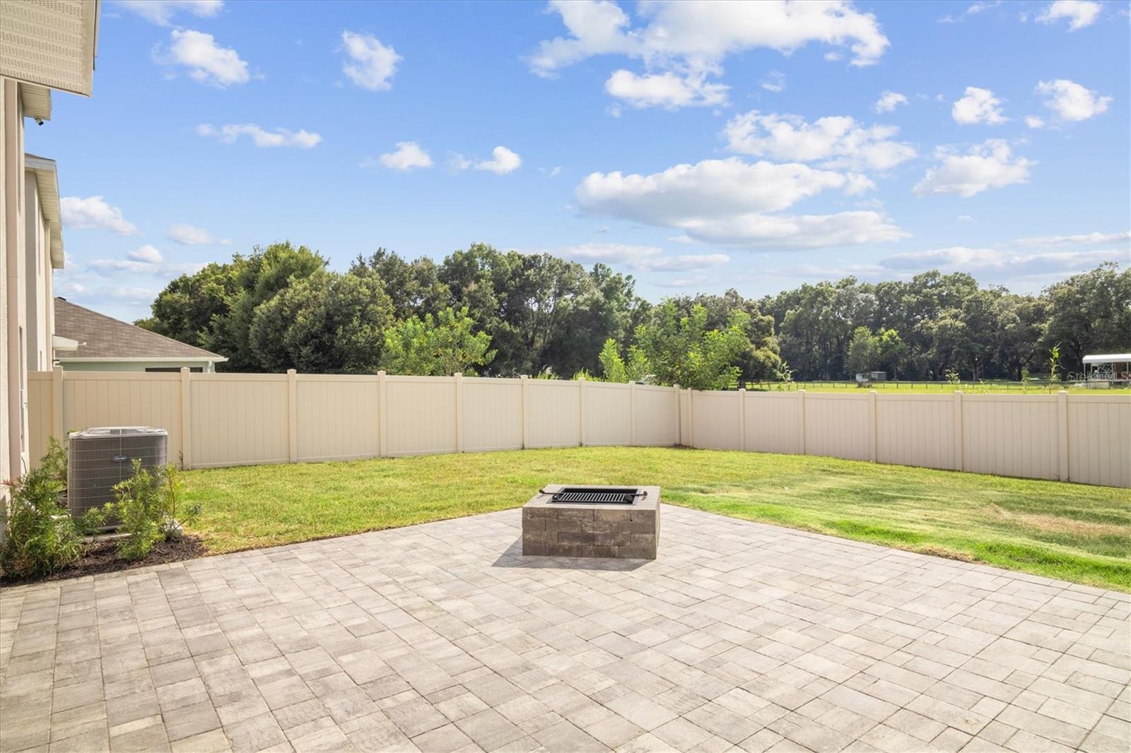 8673 Triumph Cir Property Photo 36