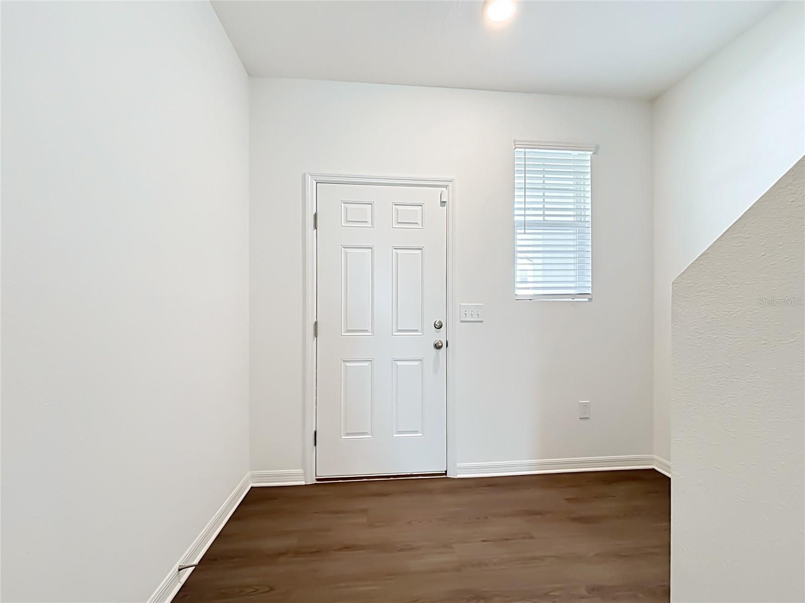811 Grandin St Property Photo 4
