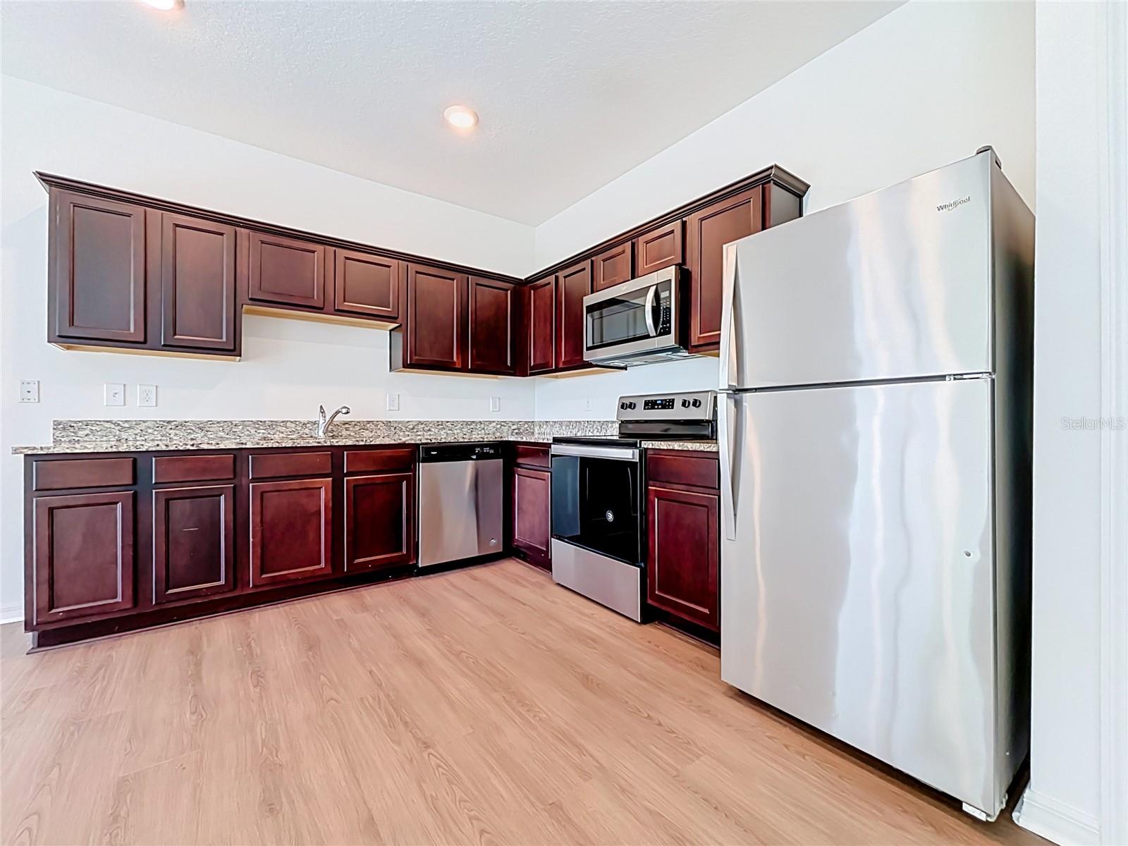 811 Grandin St Property Photo 10