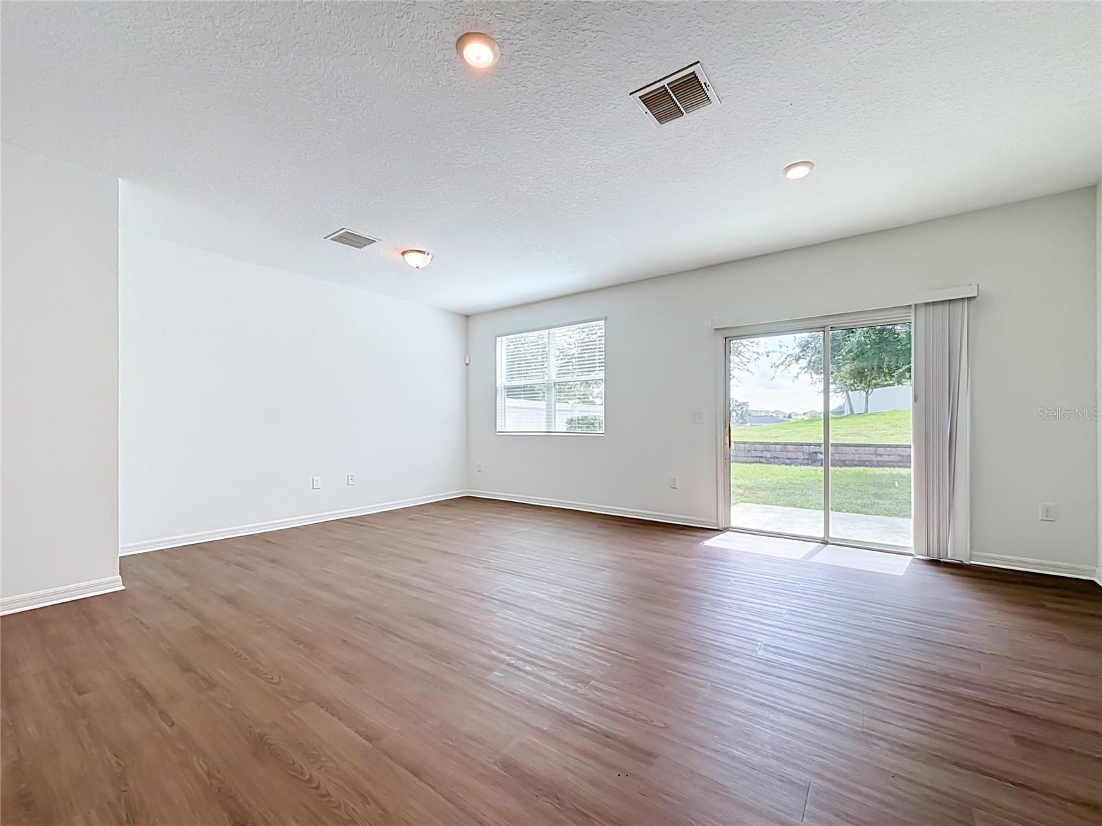 811 Grandin St Property Photo 11