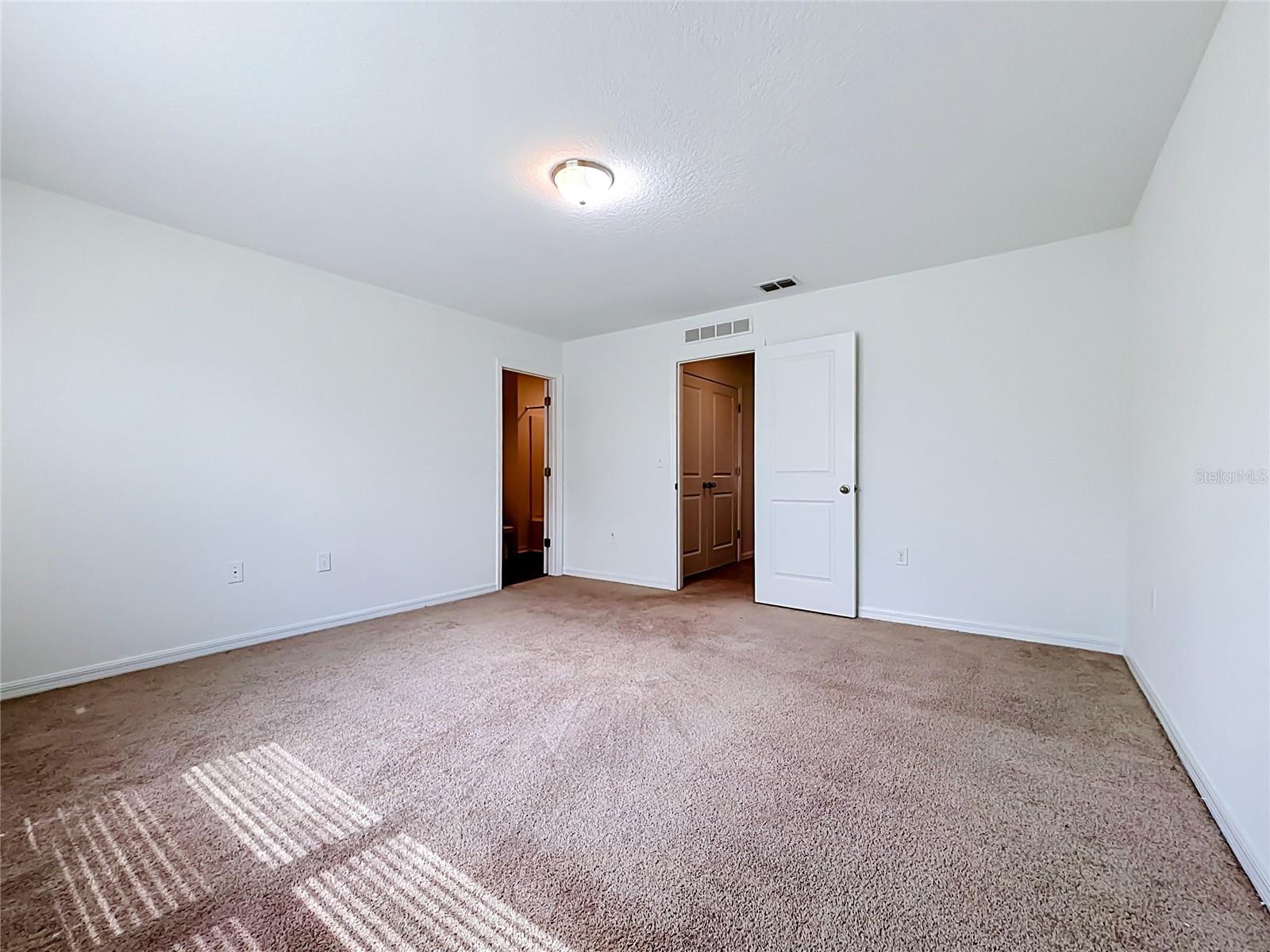 811 Grandin St Property Photo 15