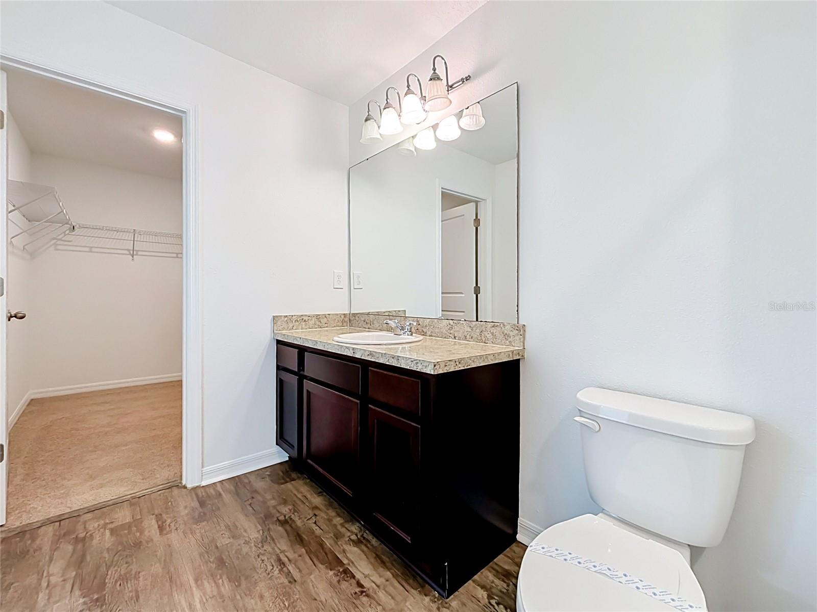 811 Grandin St Property Photo 18