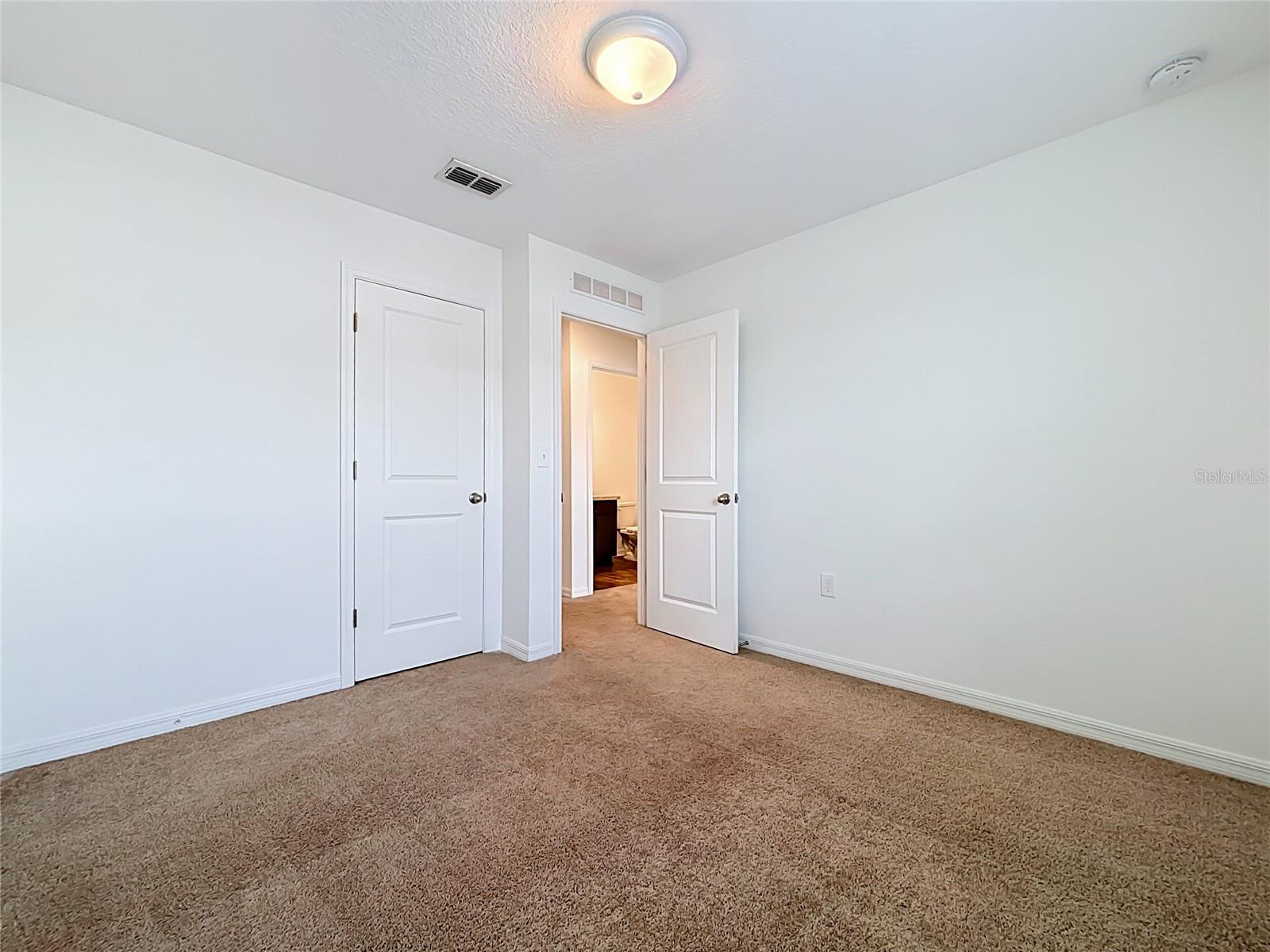 811 Grandin St Property Photo 21