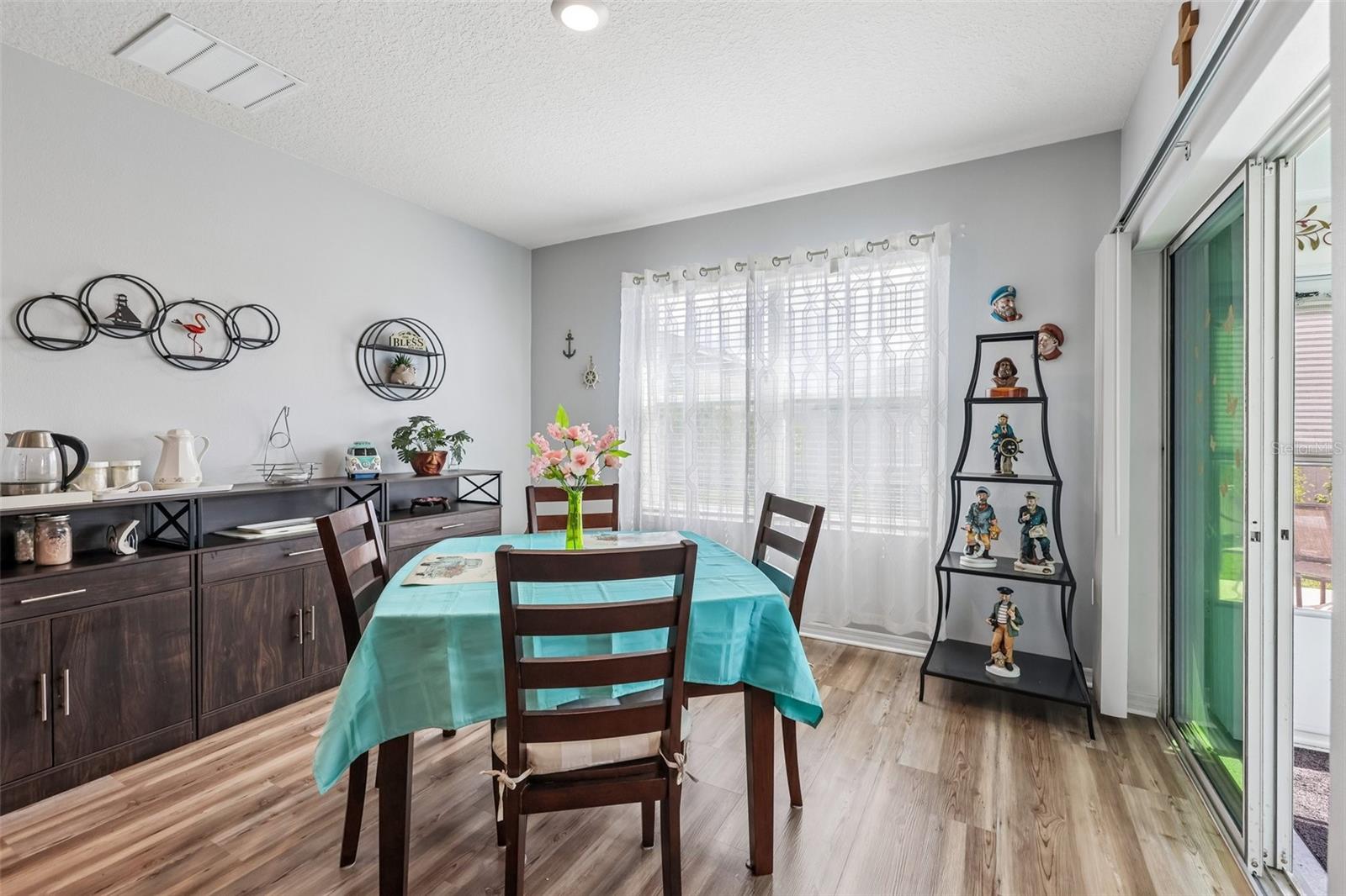 1768 Henin Cir Property Photo 7