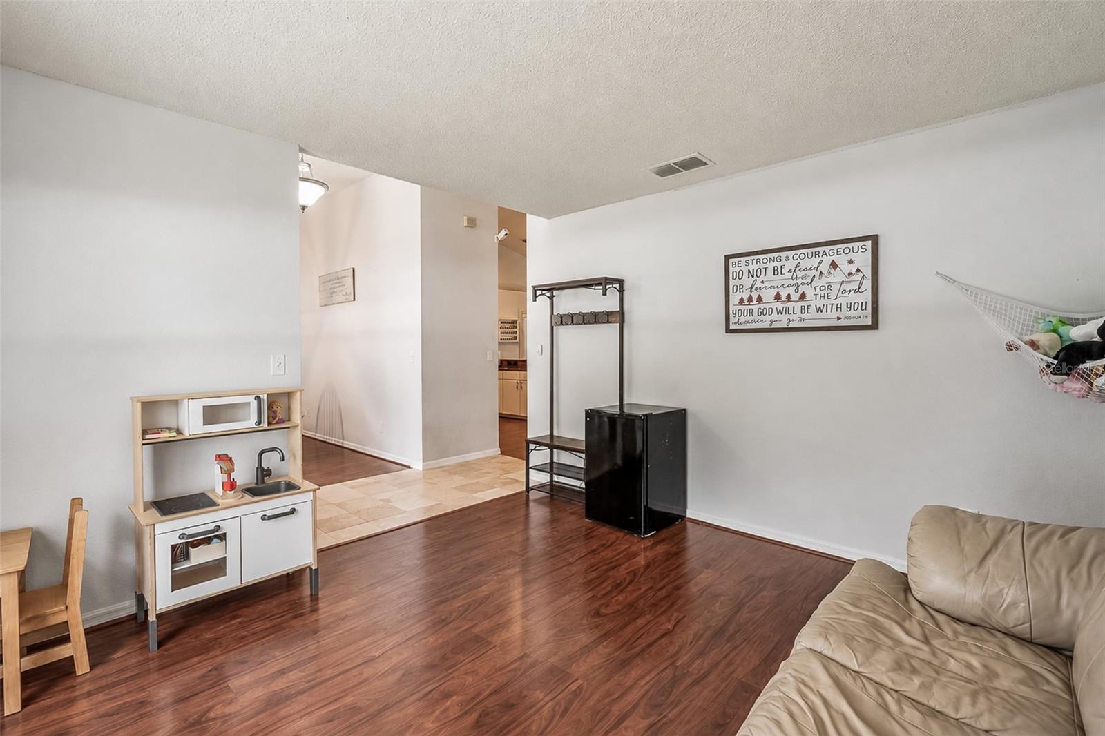 1326 Oak Valley Blvd Property Photo 8