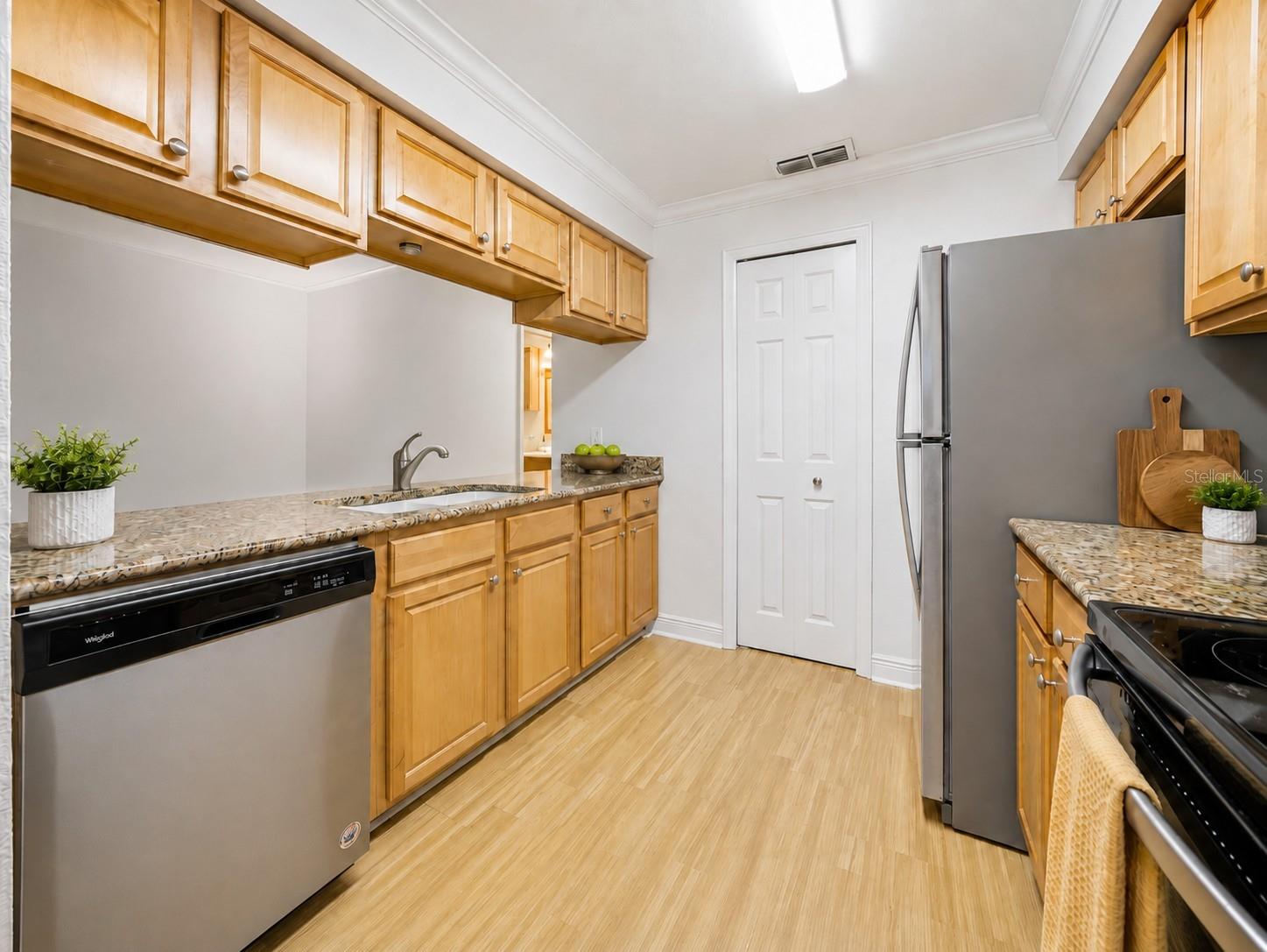 500 N Pennsylvania Ave #g Property Photo 6