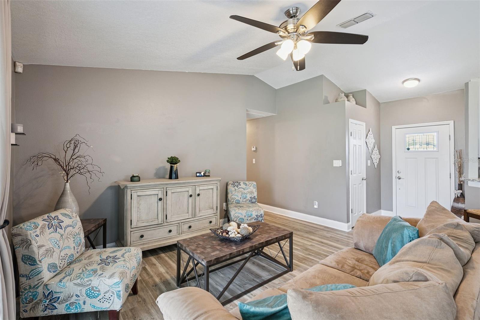 15512 Hidden Lake Cir Property Photo 4