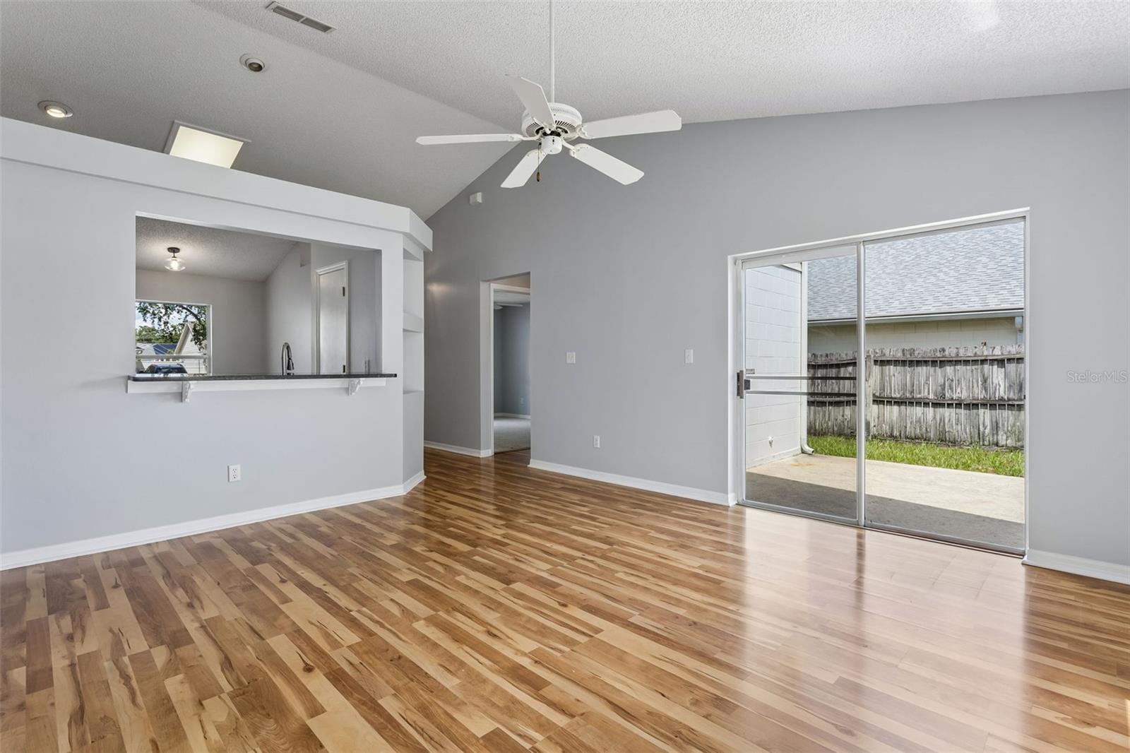 2657 Winchester Cir Property Photo 3