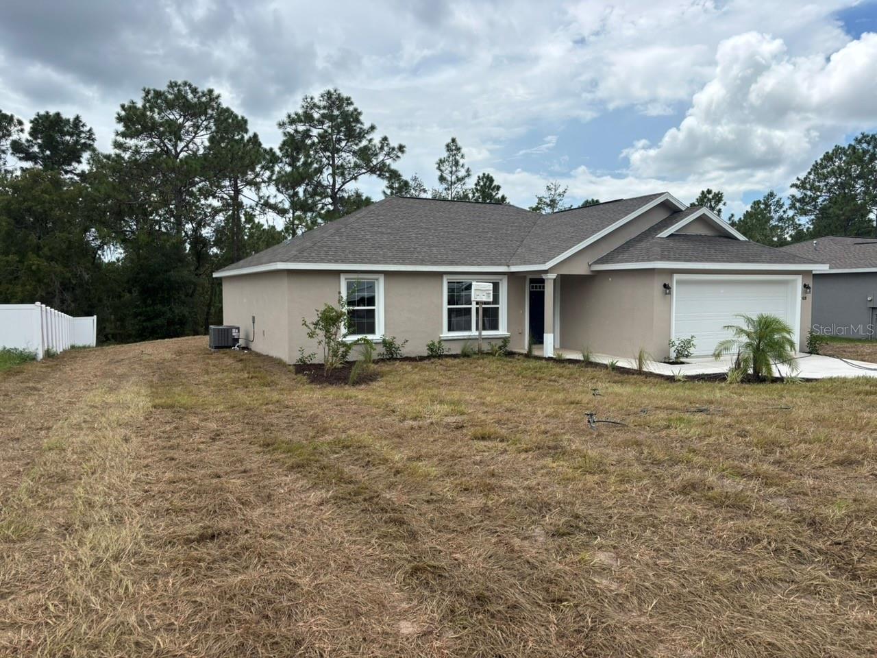 2608 W Arbutus Dr Property Photo 4