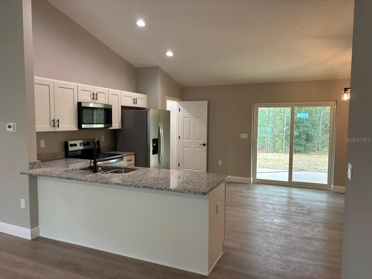 2608 W Arbutus Dr Property Photo 10