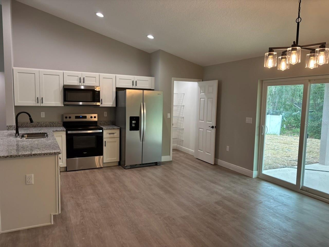 2608 W Arbutus Dr Property Photo 12